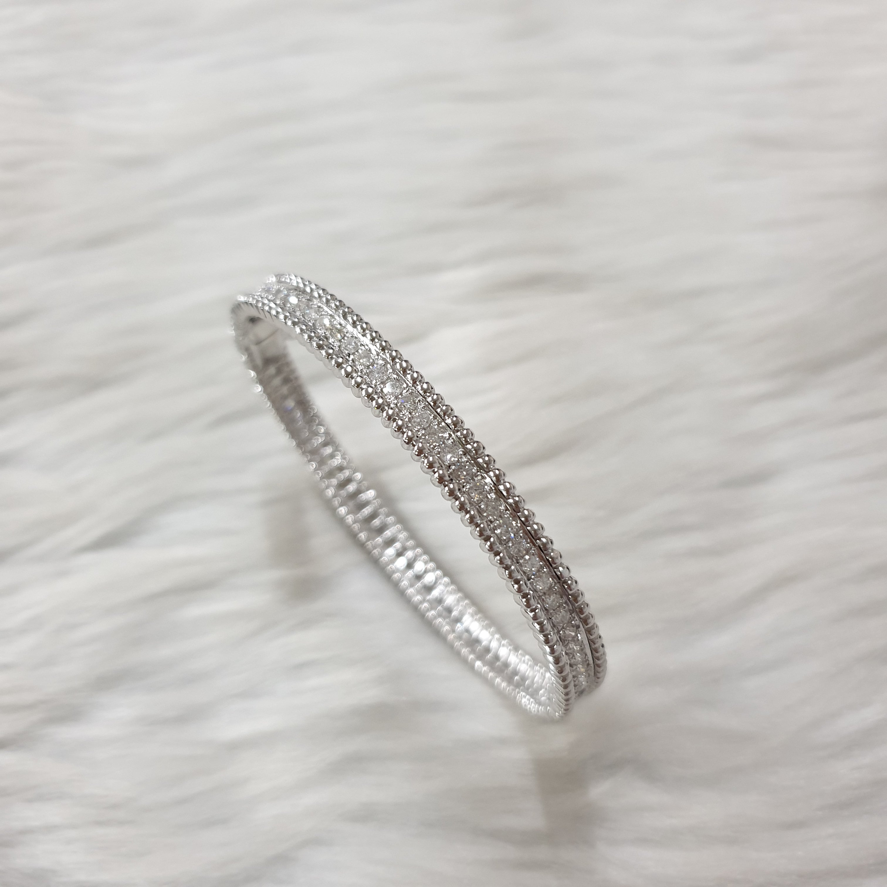 Bangle – 18K White Gold with Diamonds