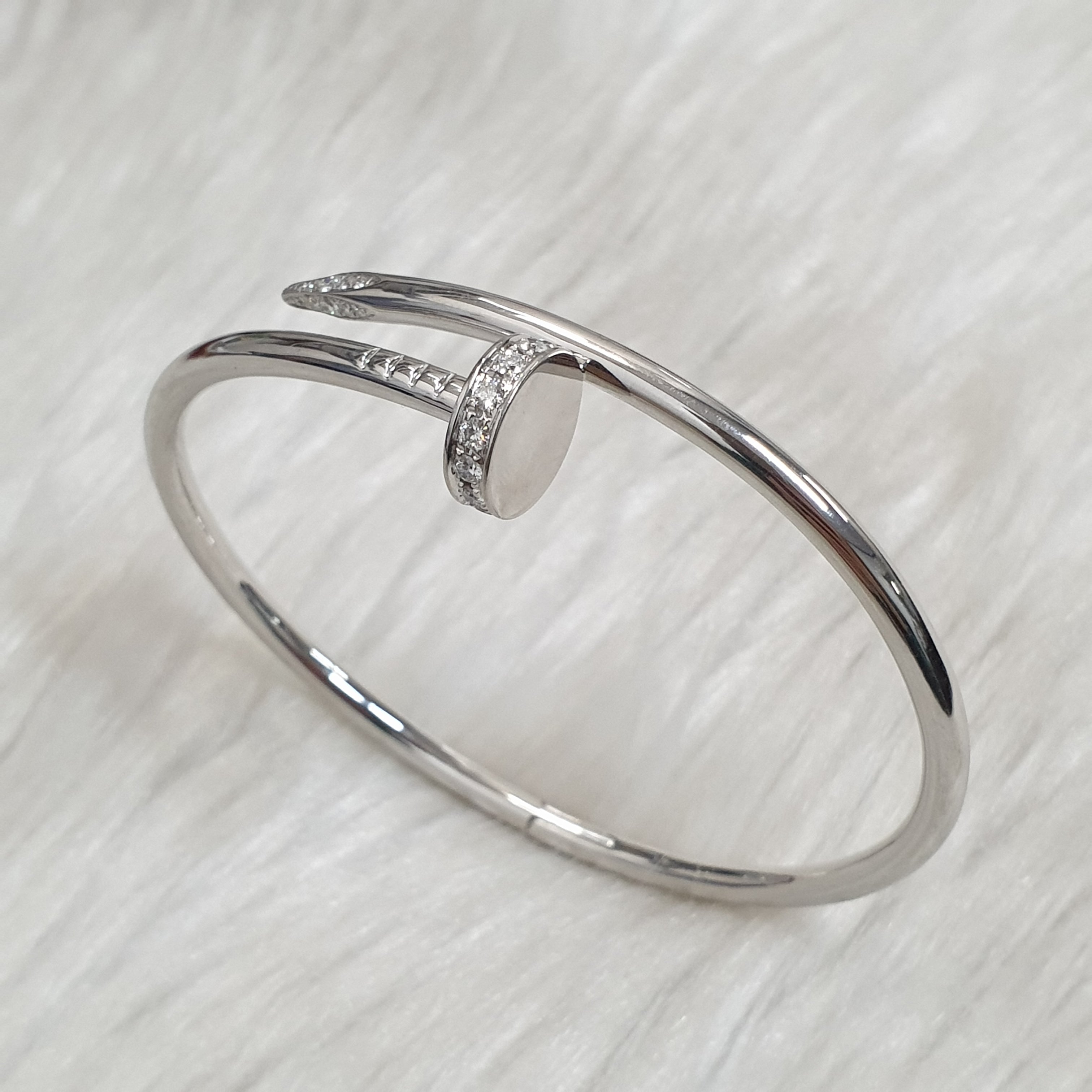Nail Bangle – 18K White Gold with Diamonds