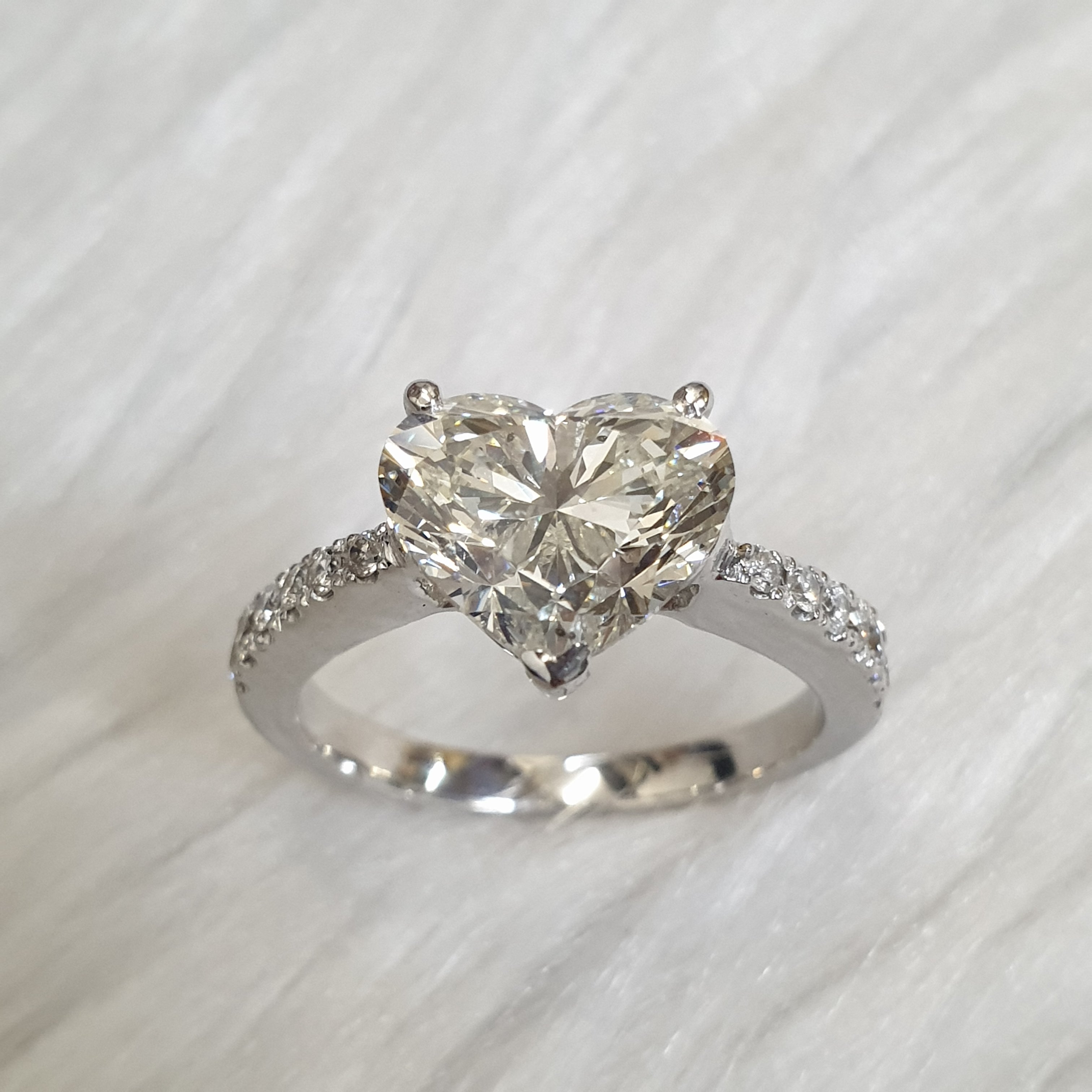 Heart-Shaped Tiffany Ring – 14K White Gold