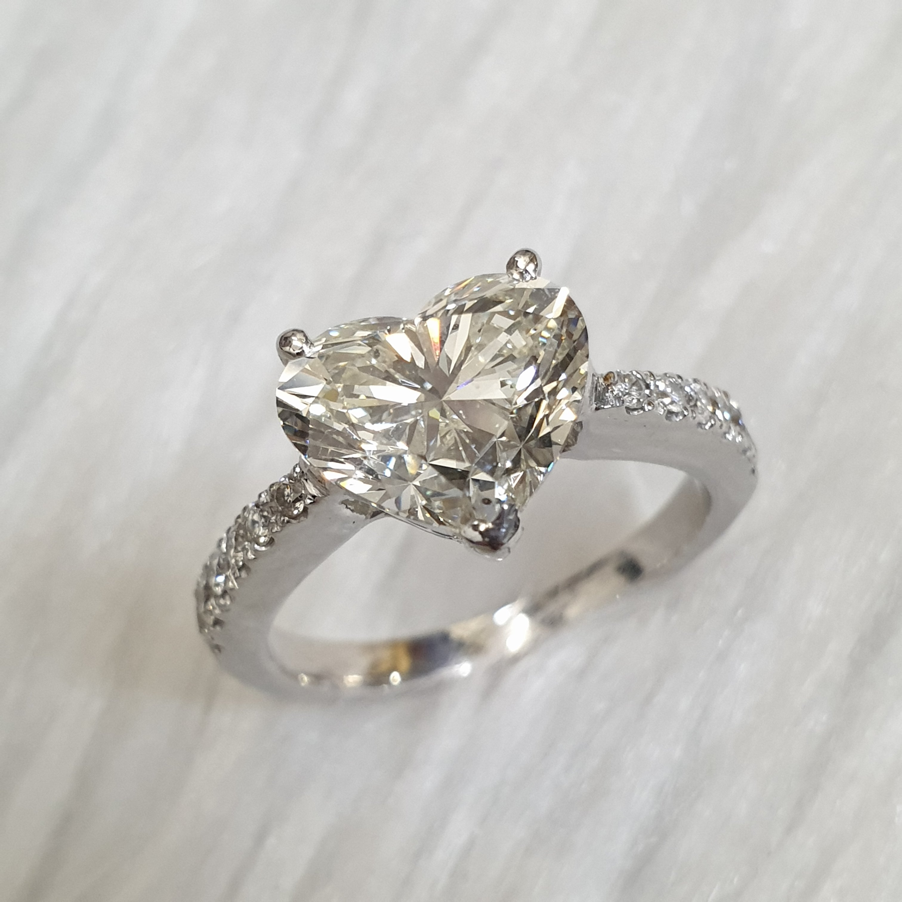 Heart-Shaped Tiffany Ring – 14K White Gold