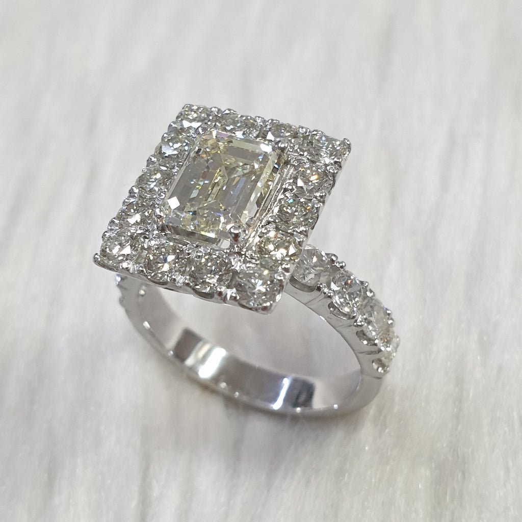 Ladies Ring - 14K White Gold