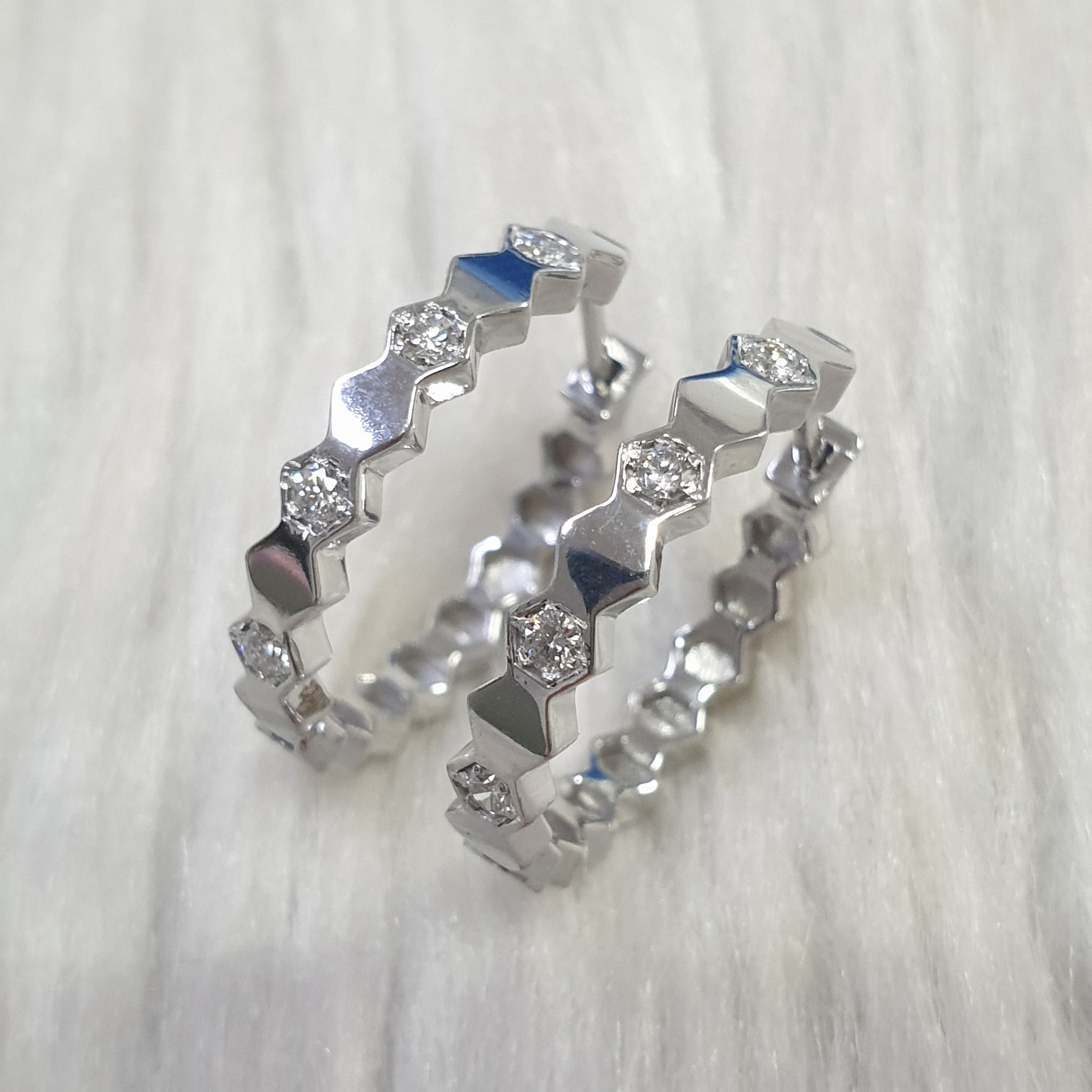 Hoop Earring - 18K White Gold