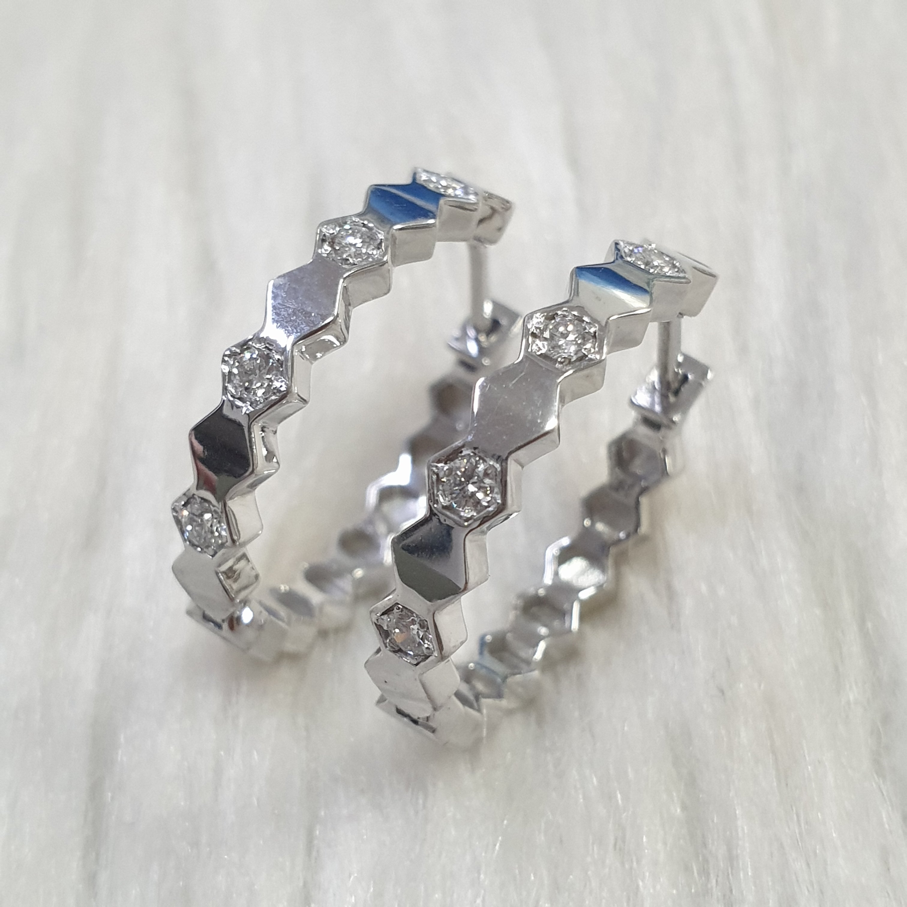 Hoop Earring - 18K White Gold