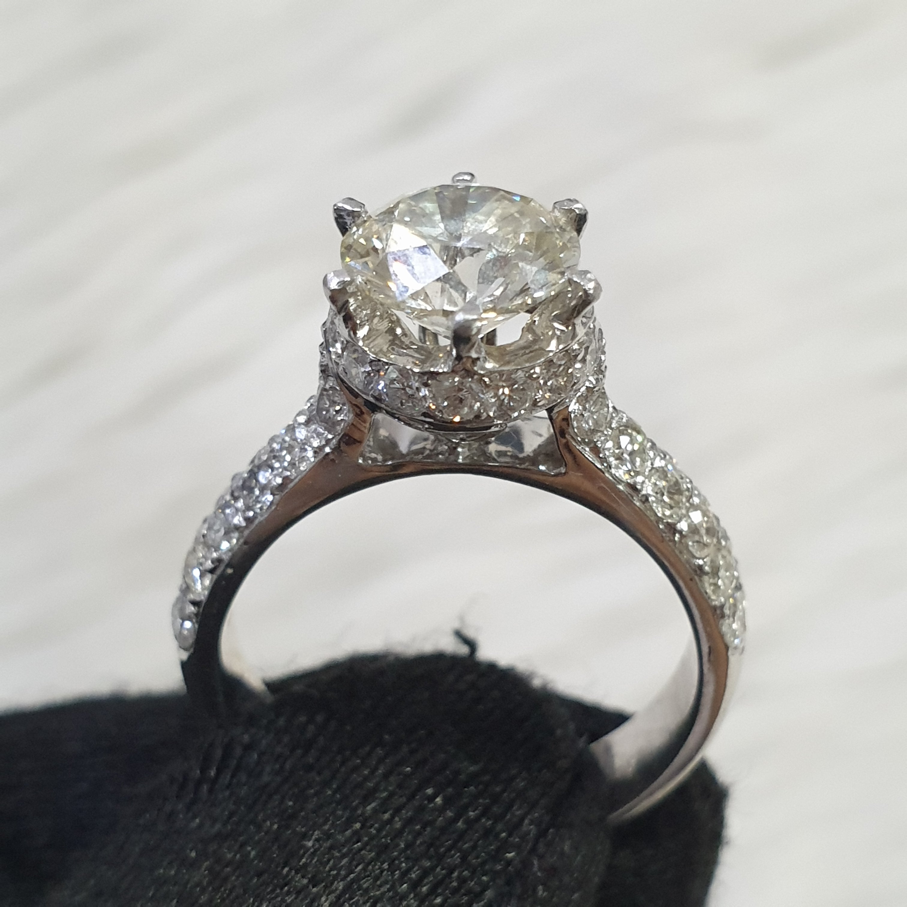 Diamond Ring - 14K White Gold