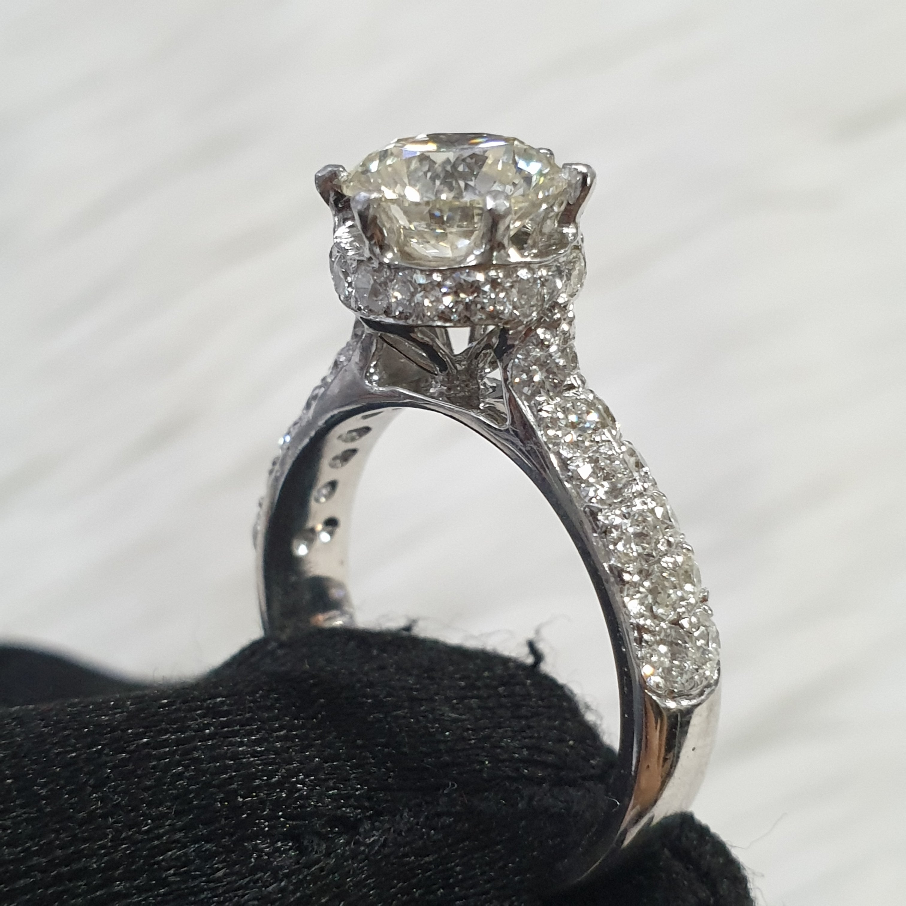 Diamond Ring - 14K White Gold