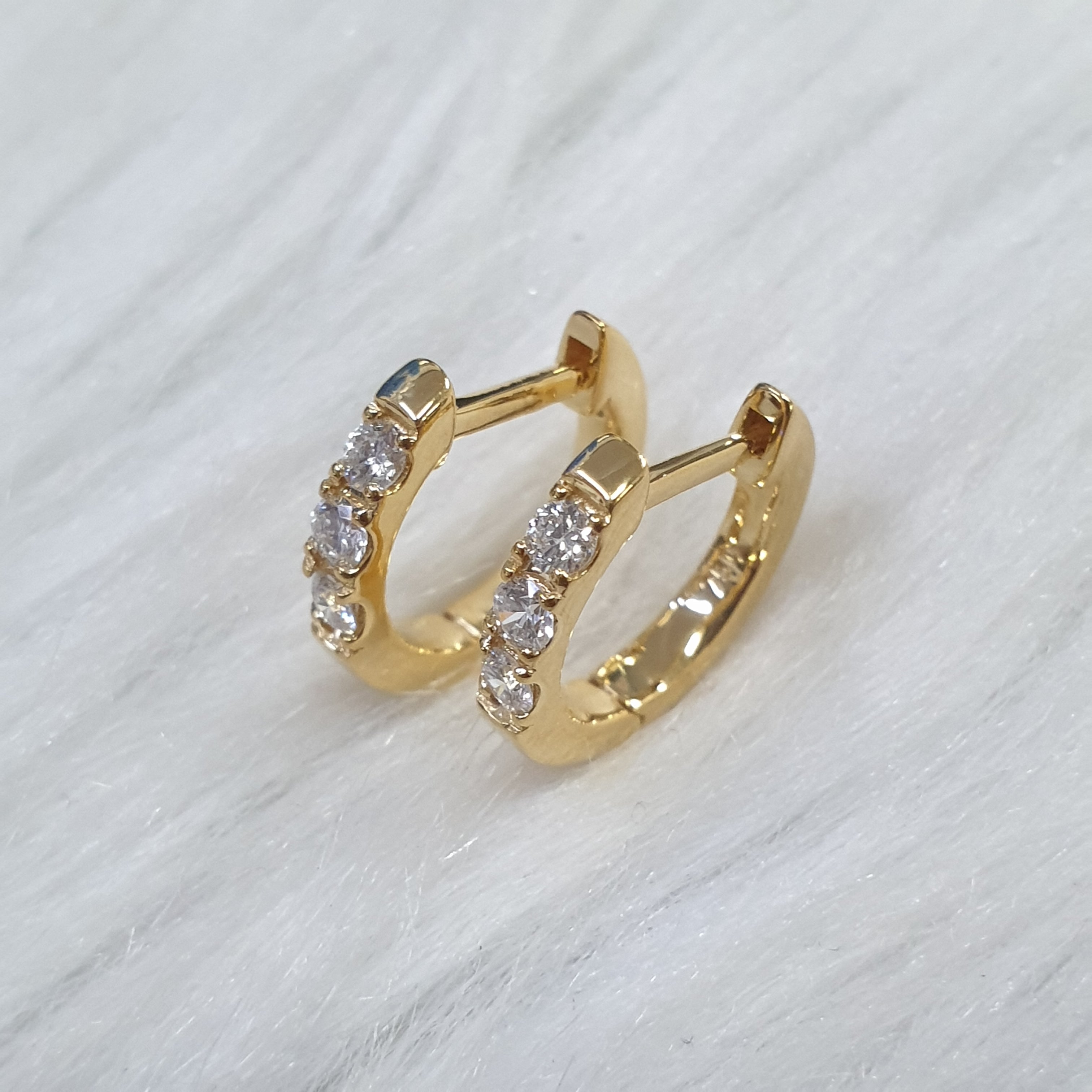 Diamond Hoop Earring - 18K Yellow Gold