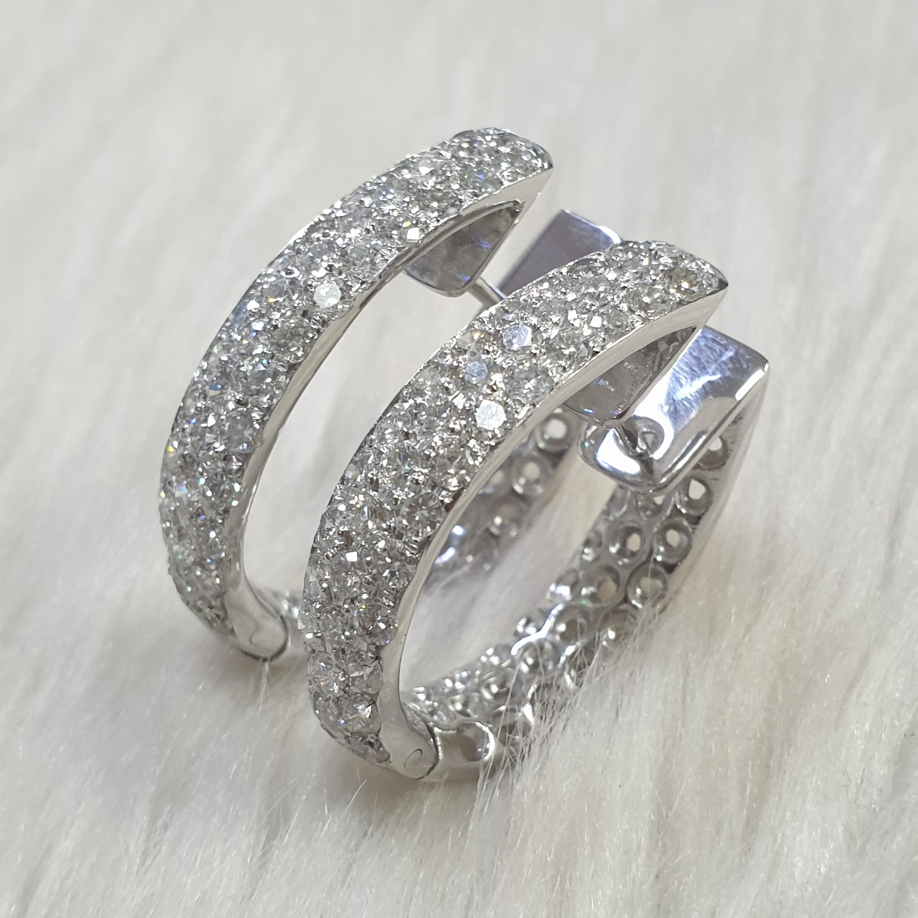 Pair Earring - 14K White Gold (SOLD - INQUIRE FOR MADE TO ORDER)