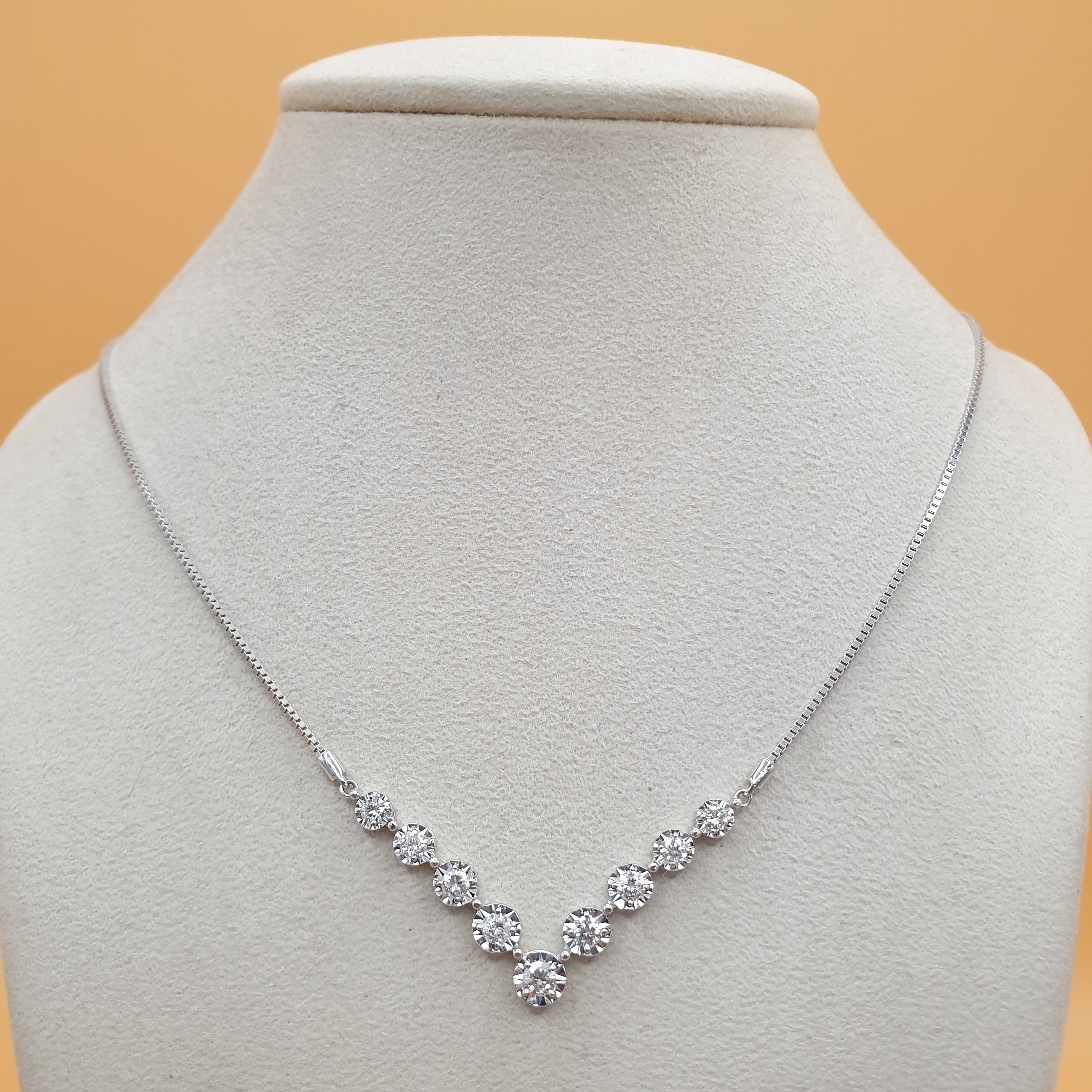 V NECKLACE - 18K White Gold