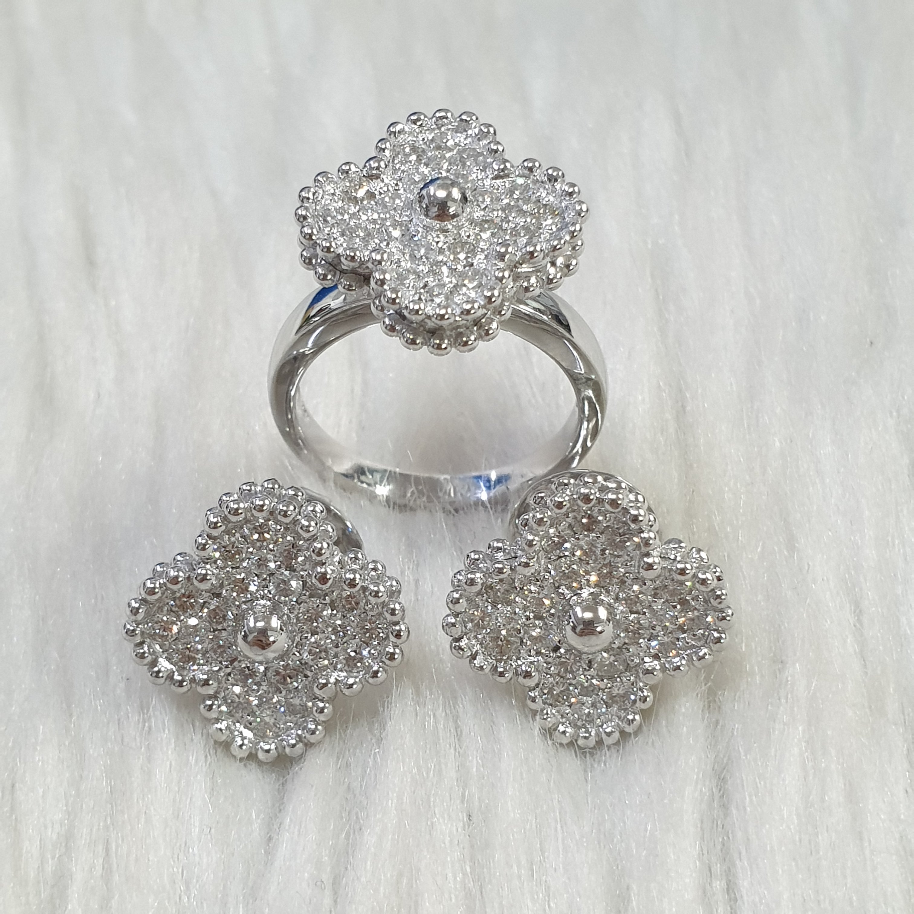 Clover-Shaped Diamond Ring and Earring Set – 18K White Gold