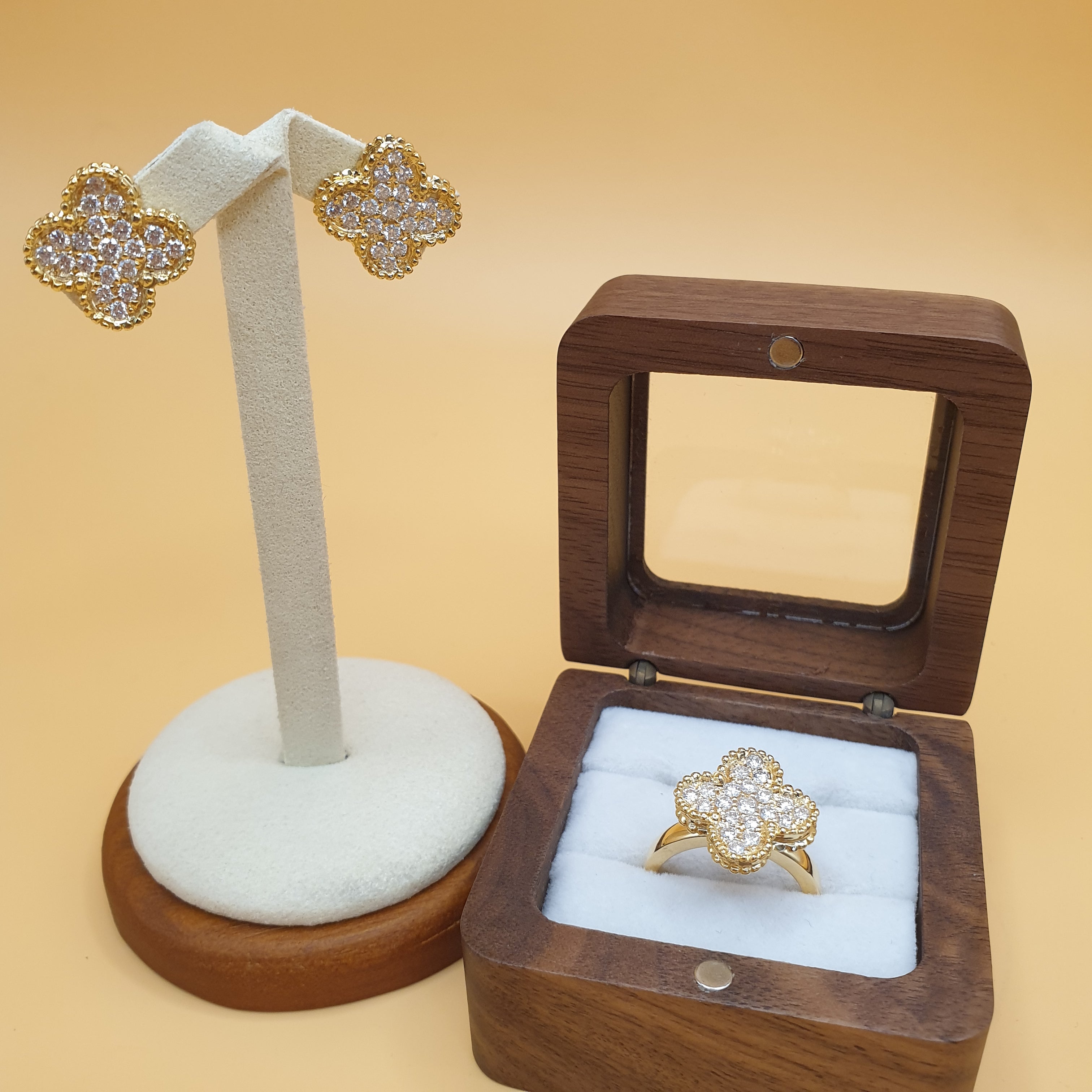 Clover-Shaped Diamond Ring and Earring Set – 18K Yellow Gold (SOLD - INQUIRE FOR MADE TO ORDER)