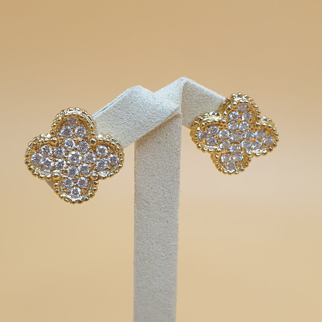 Clover-Shaped Diamond Ring and Earring Set – 18K Yellow Gold (SOLD - INQUIRE FOR MADE TO ORDER)
