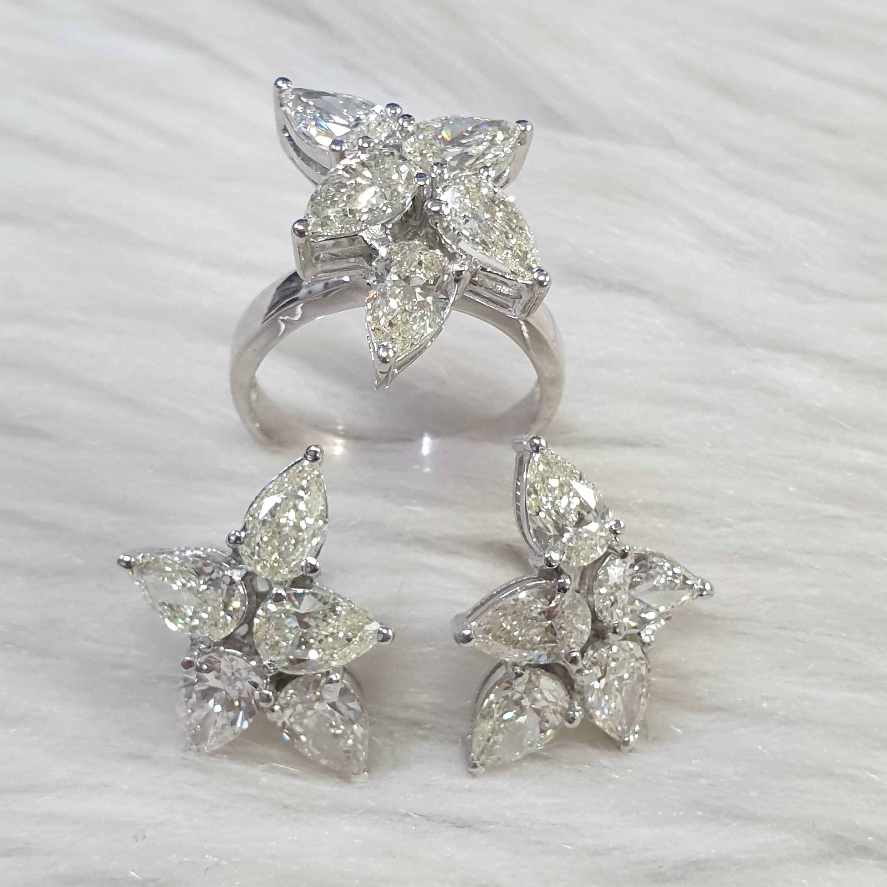 Pear-Shaped Diamond Ring and Earring Set – 14K White Gold
