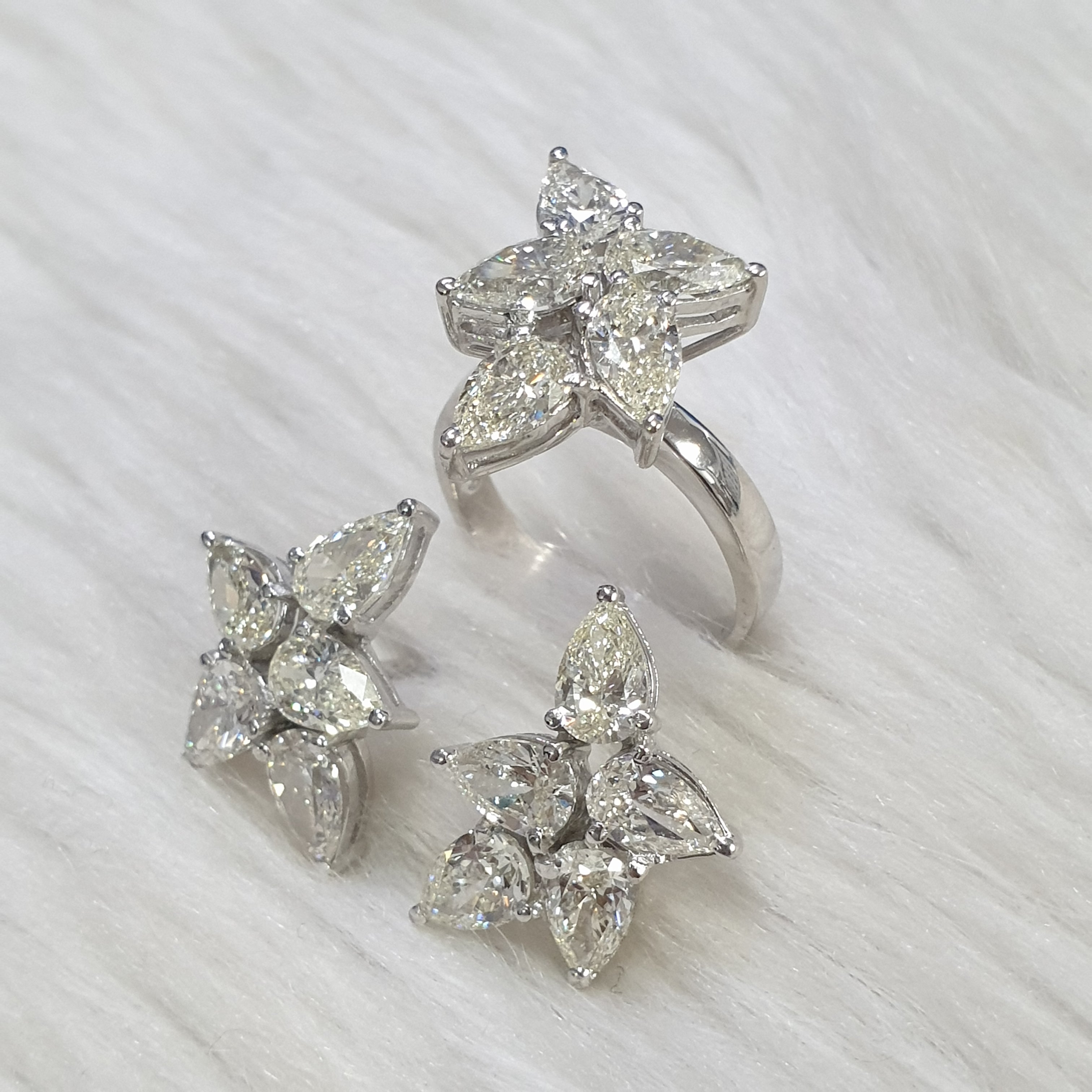 Pear-Shaped Diamond Ring and Earring Set – 14K White Gold