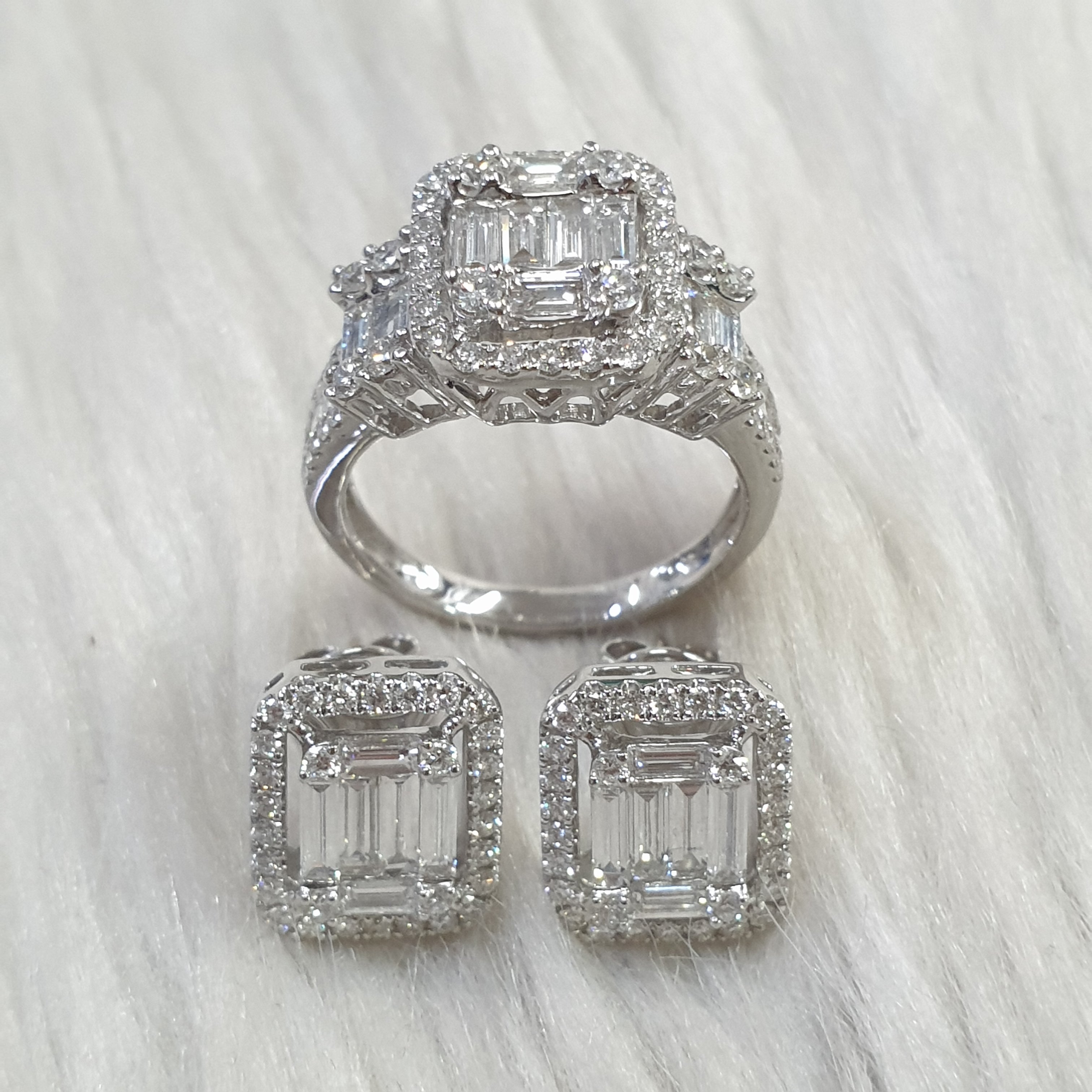 Illusion Baguette Diamond Ring & Earring Set – 14K White Gold