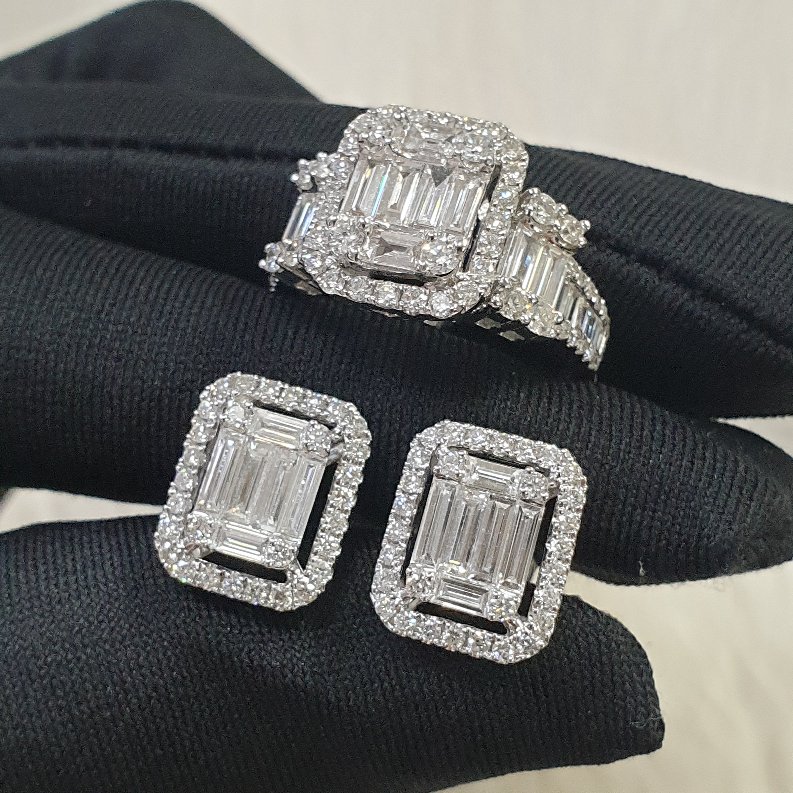 Illusion Baguette Diamond Ring & Earring Set – 14K White Gold