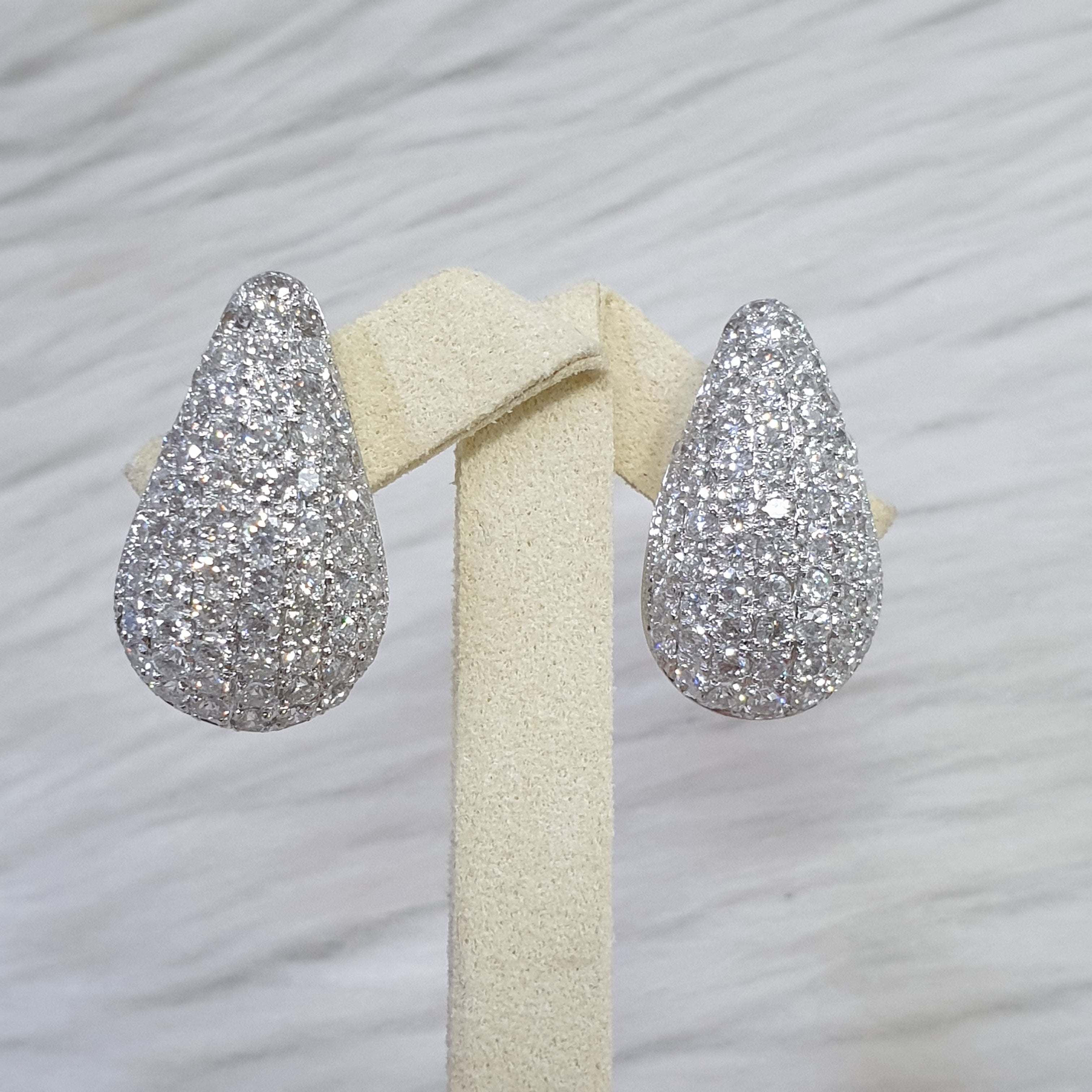 Tear drop Diamond Earring - 14K White Gold