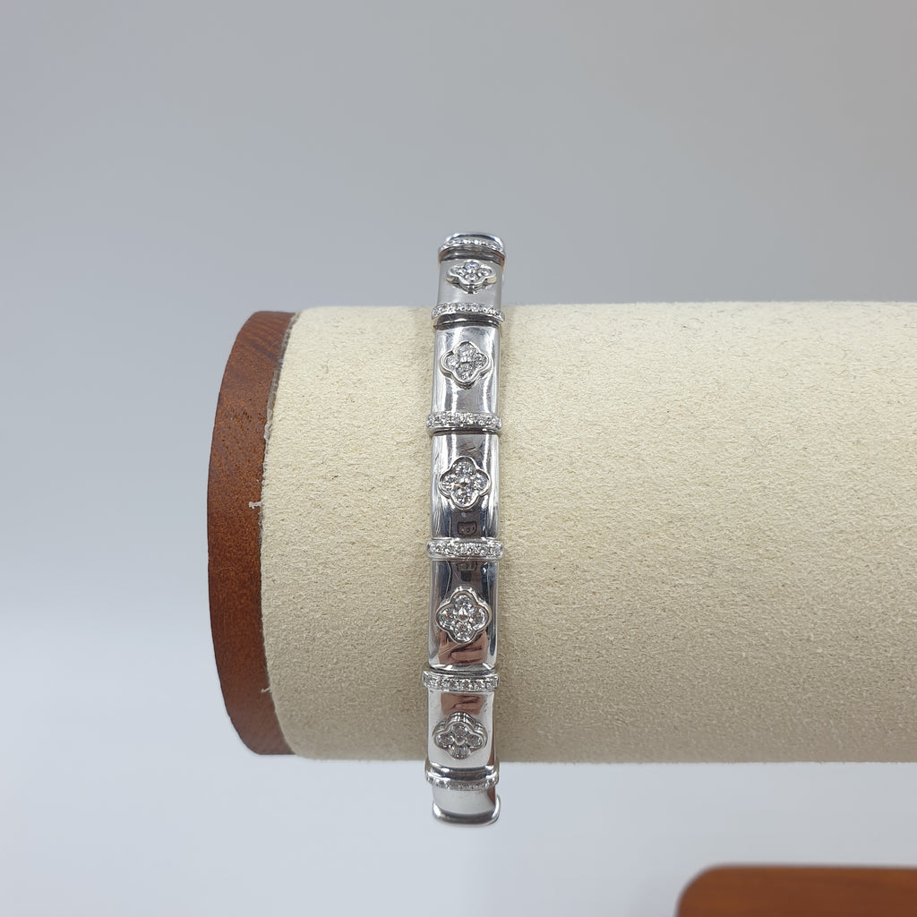 Clover Bangle – 18K White Gold with Diamonds