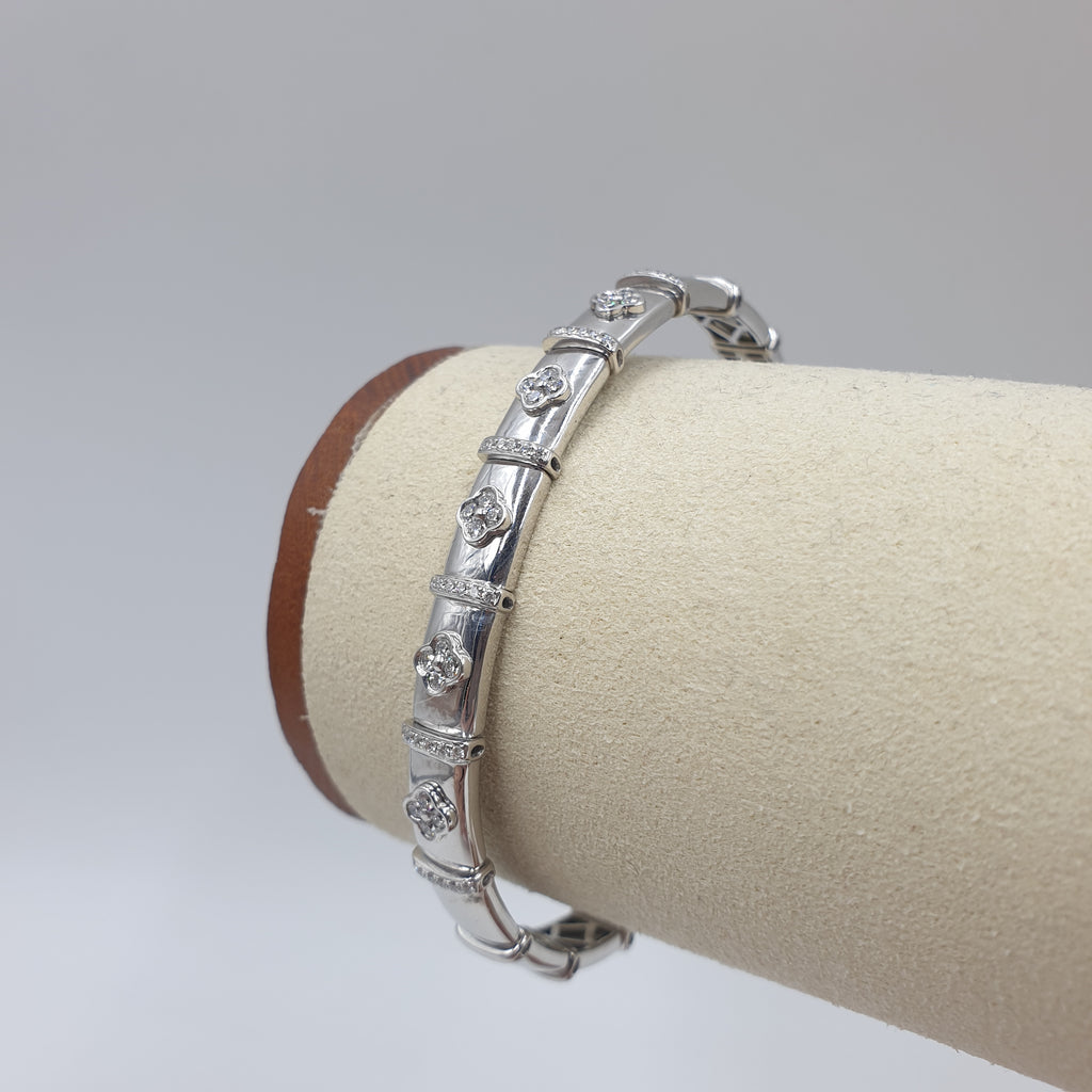Clover Bangle – 18K White Gold with Diamonds