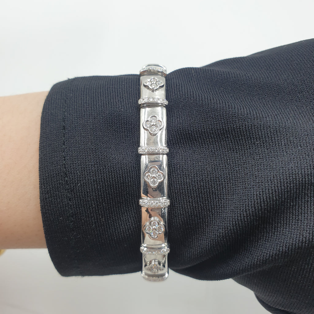 Clover Bangle – 18K White Gold with Diamonds