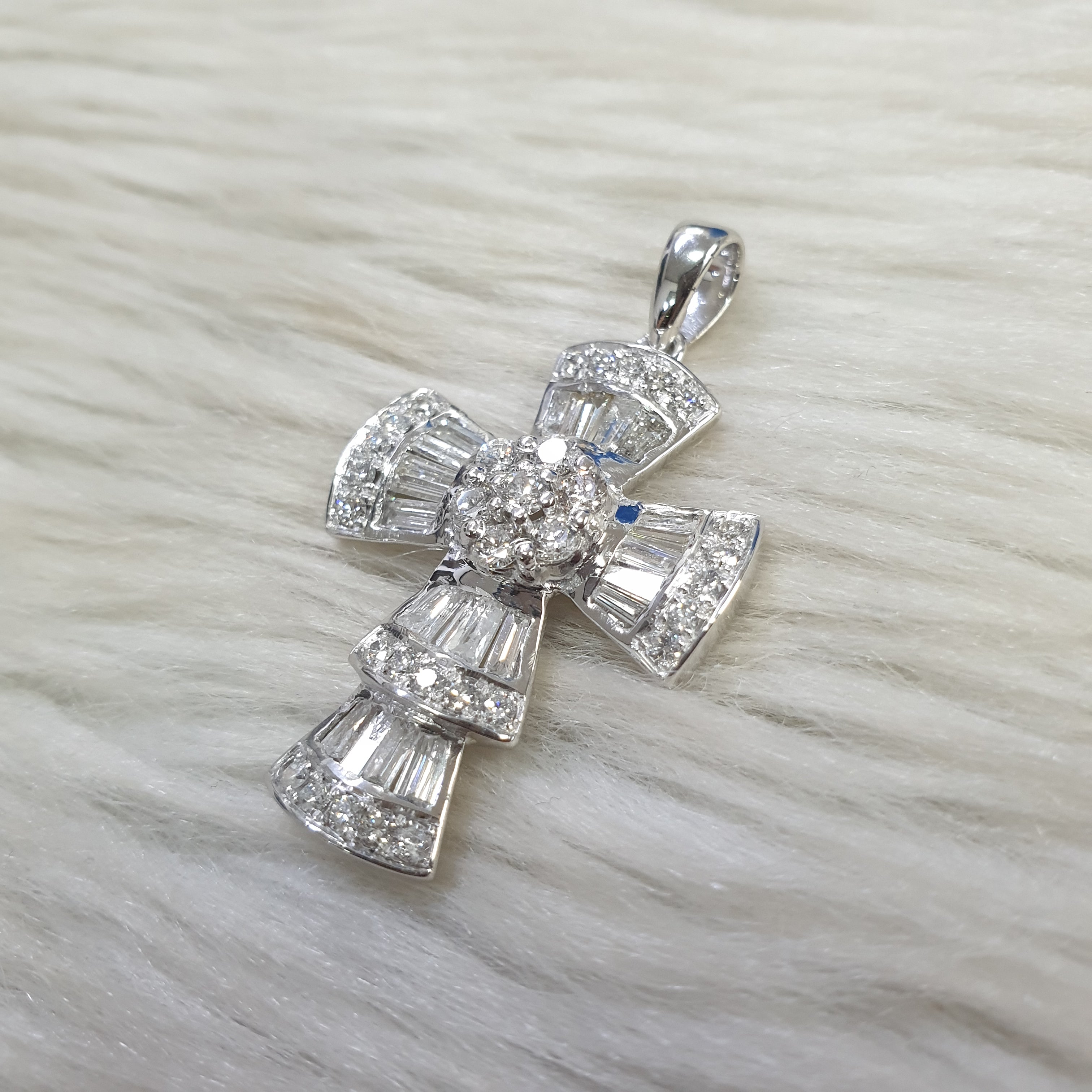 Cross Pendant - 14K White Gold