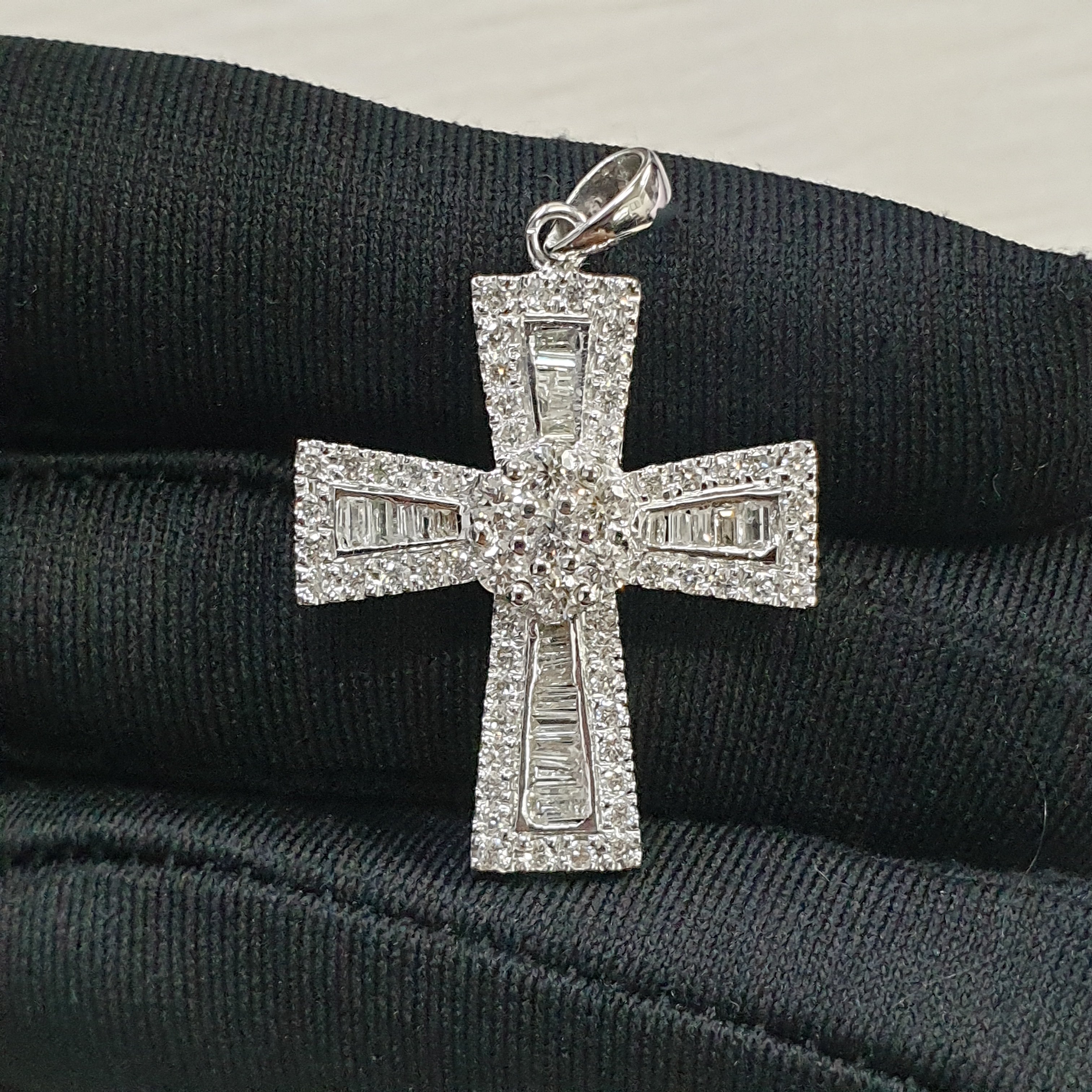 Cross Pendant - 14K White Gold