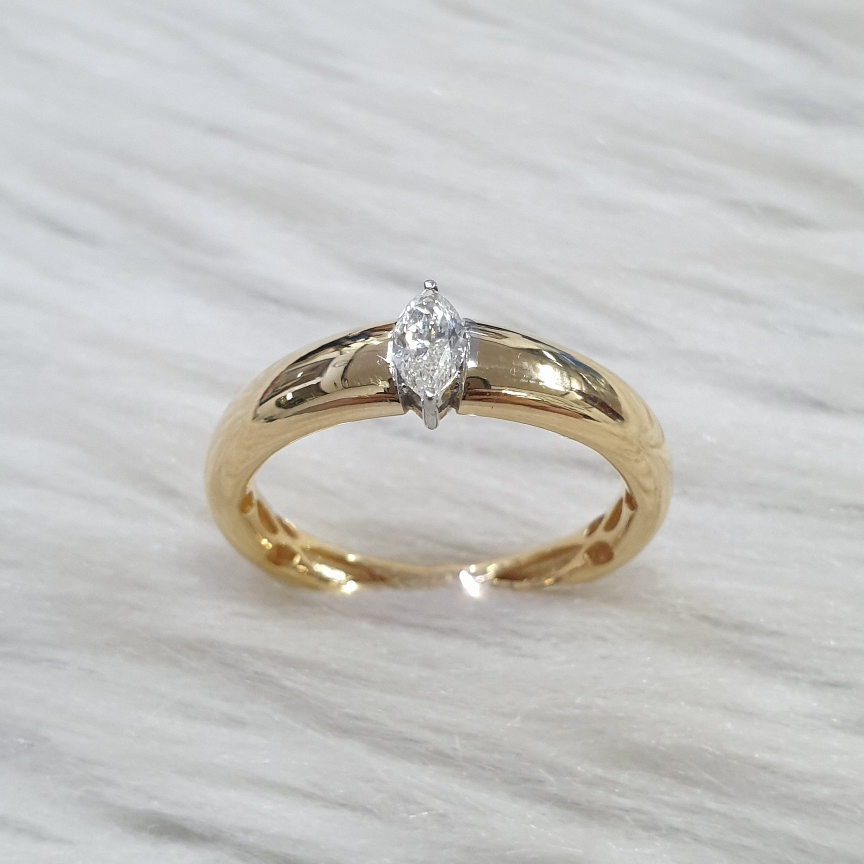 Ring - 18K - Yellow Gold