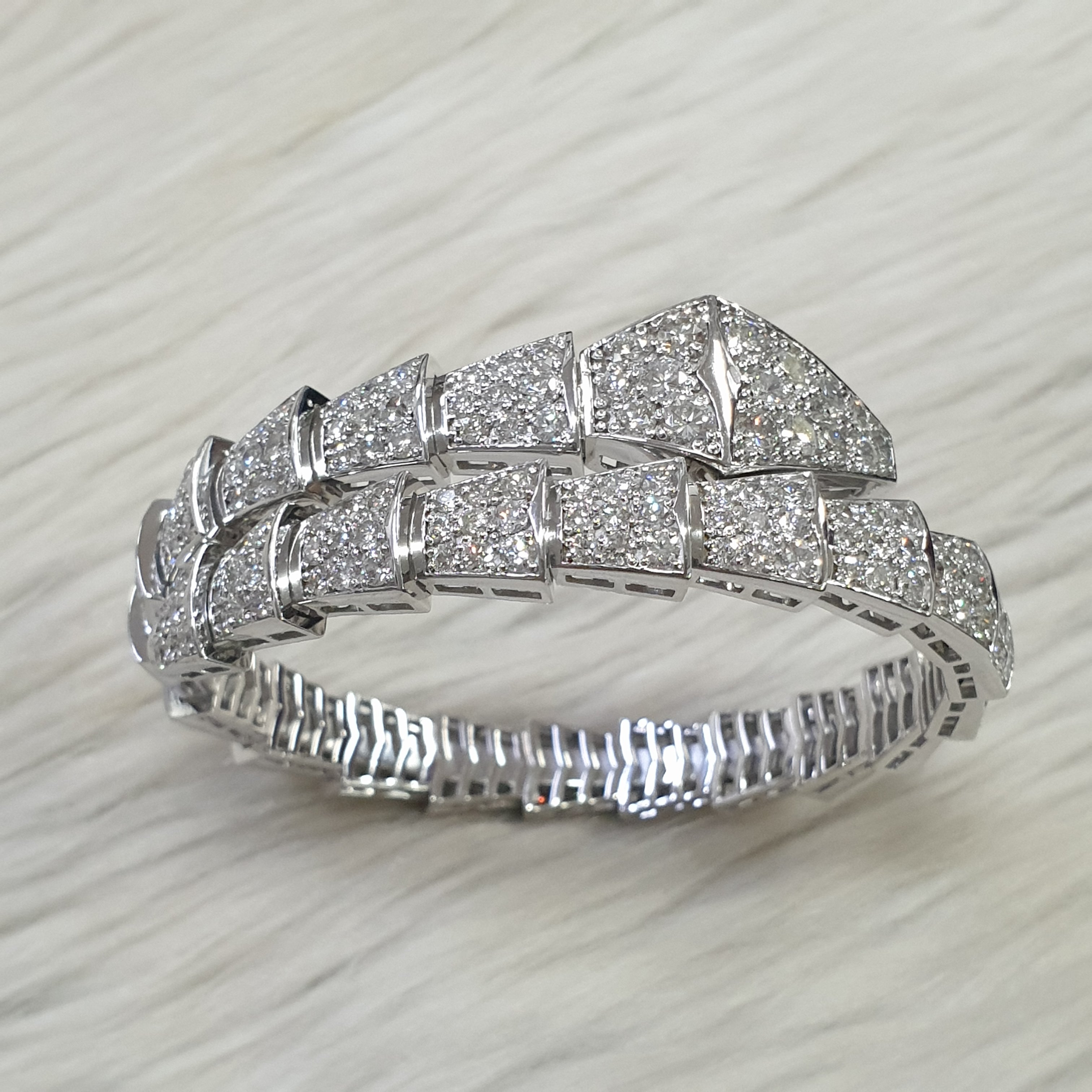 Serpentine Bangle - 18K White Gold