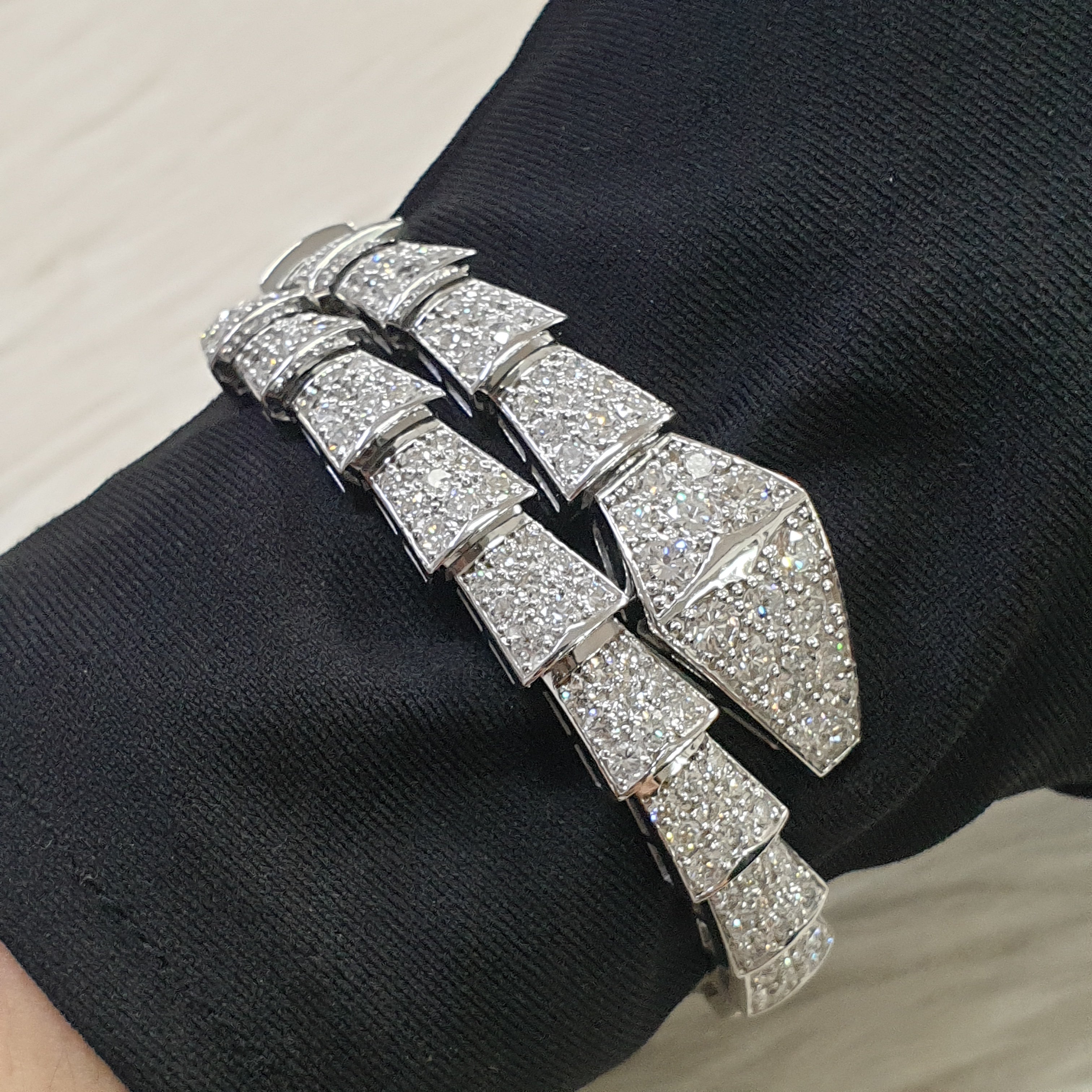 Serpentine Bangle - 18K White Gold