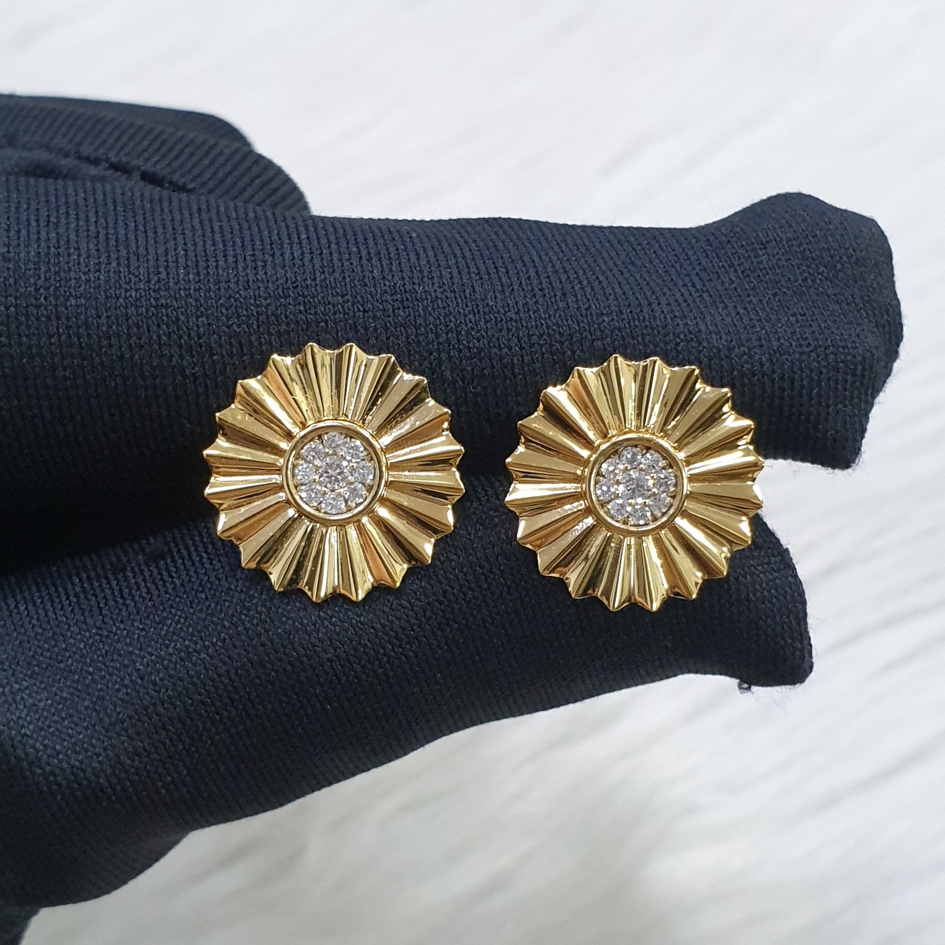 Pair Earrings -18K Yellow Gold