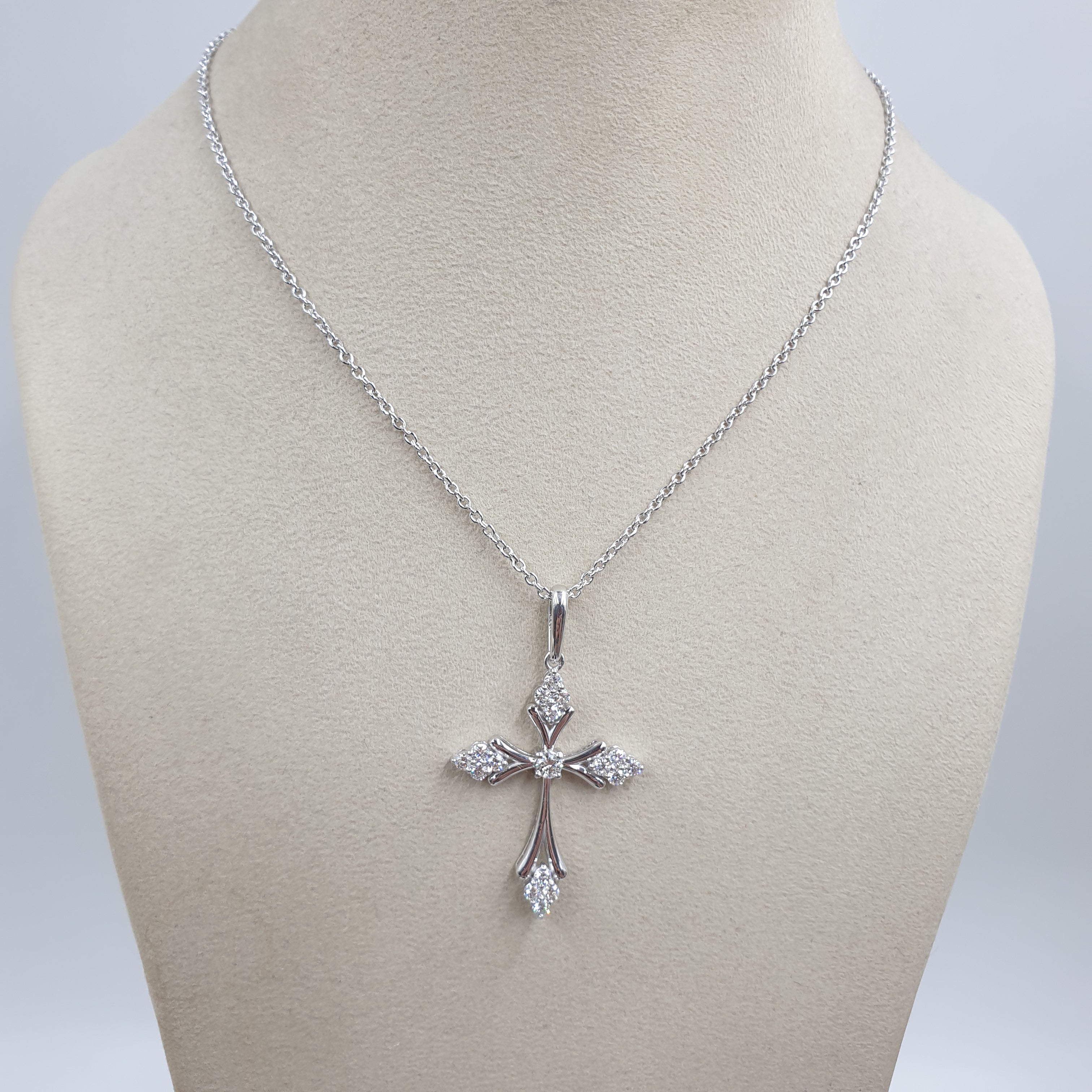 Cross Pendant with Chain - 18K White Gold