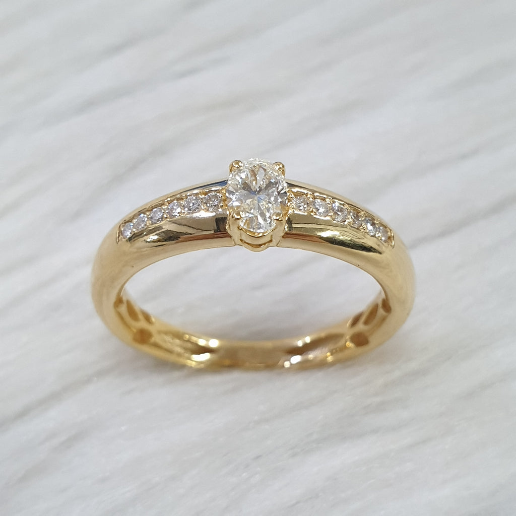 Ring - 18K Yellow Gold