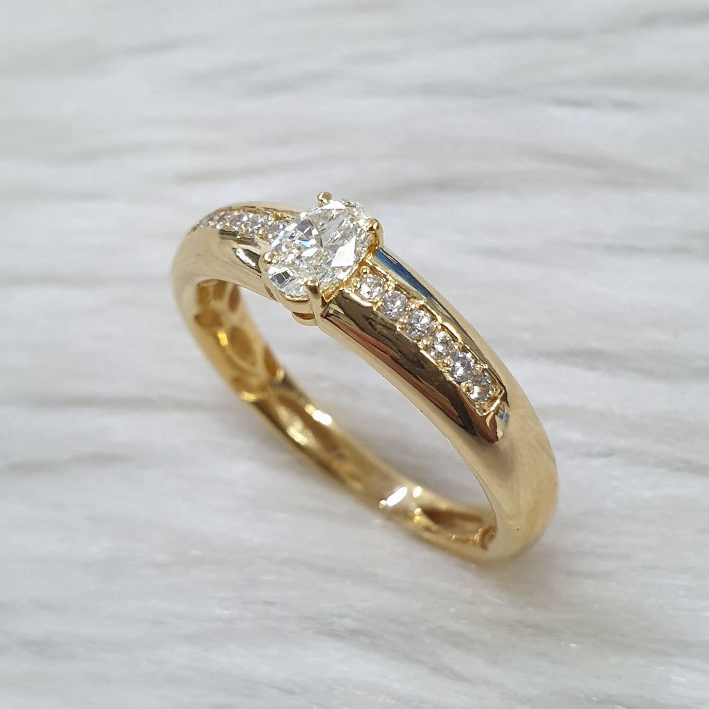 Ring - 18K Yellow Gold