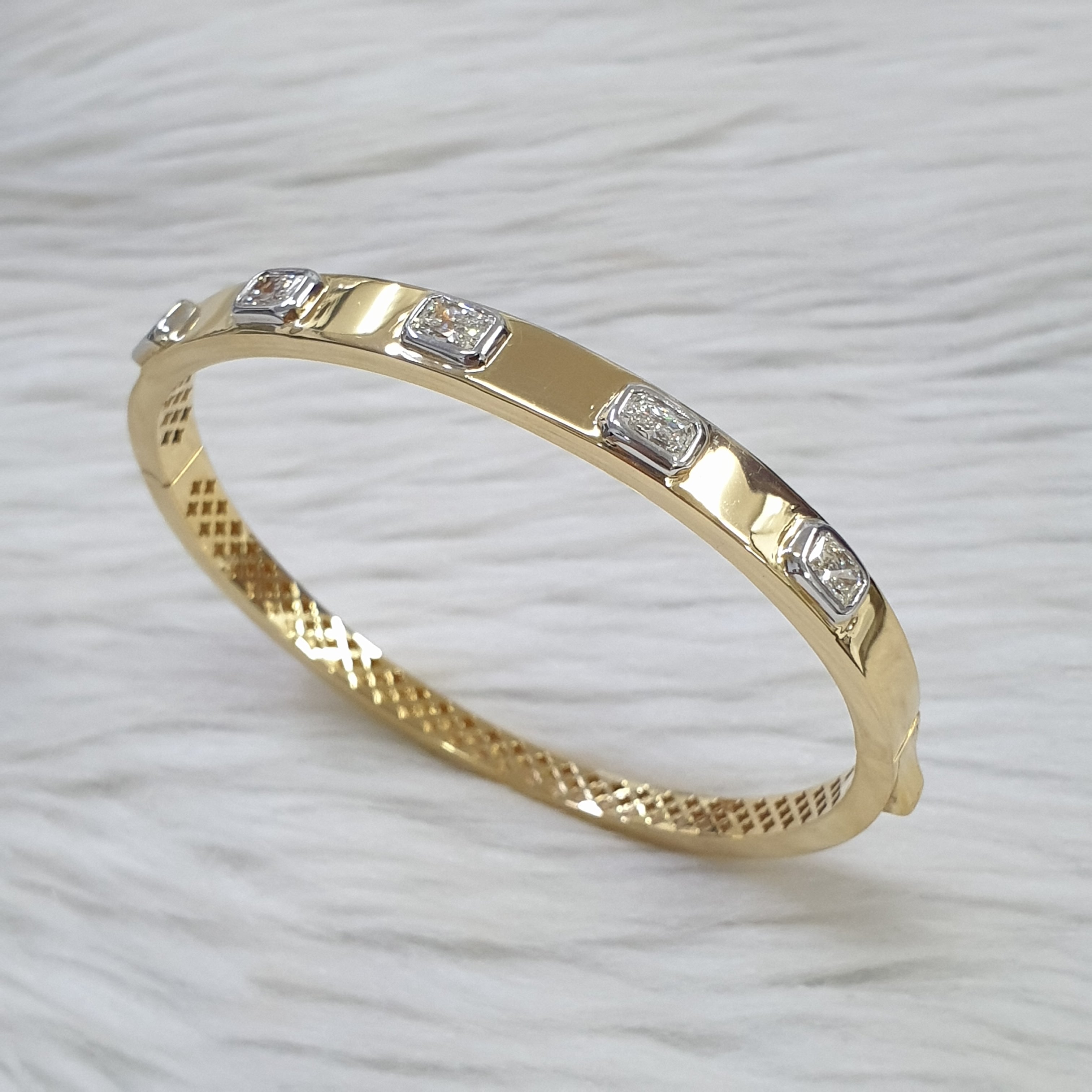 Emerald Bangle - 18K Yellow Gold