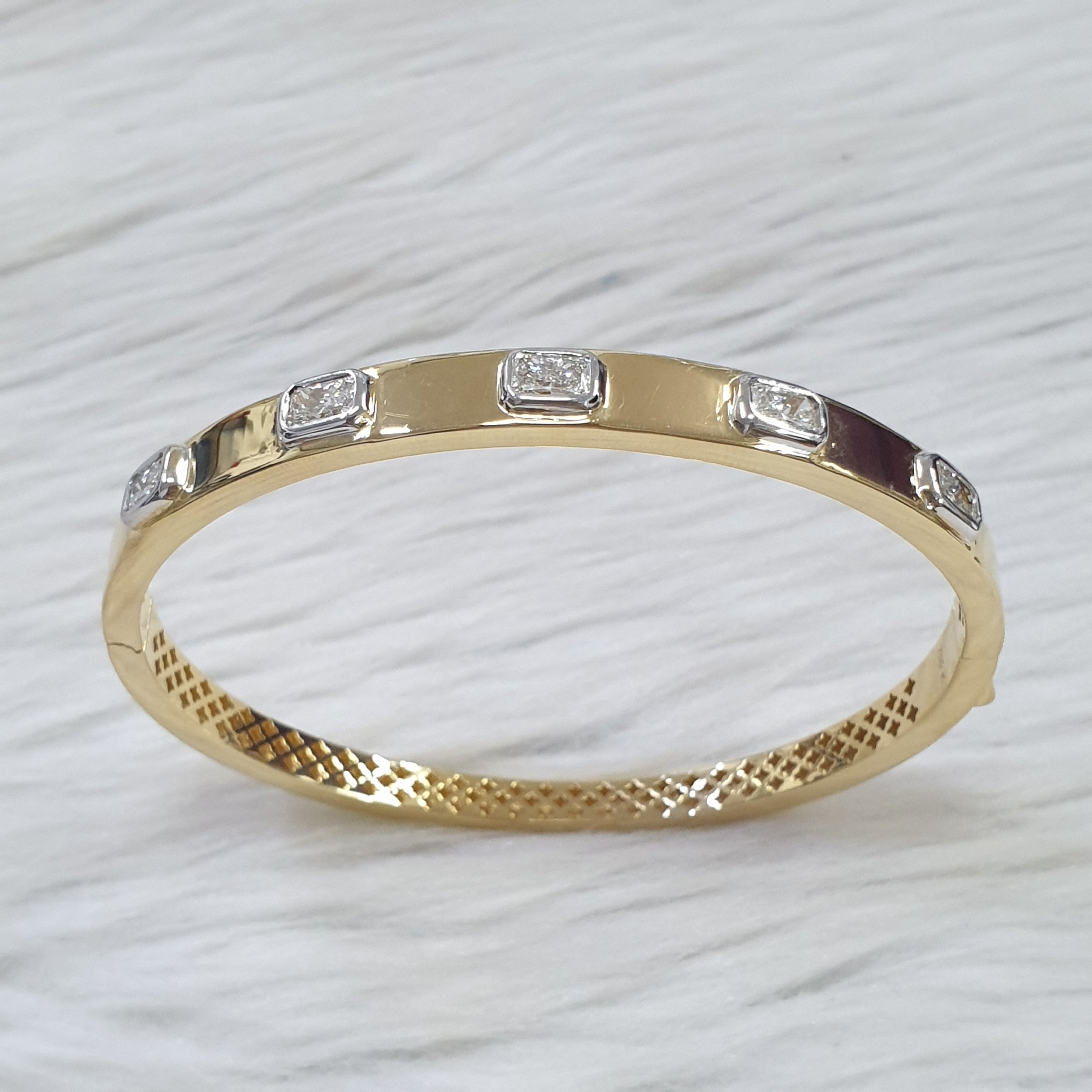 Emerald Bangle - 18K Yellow Gold