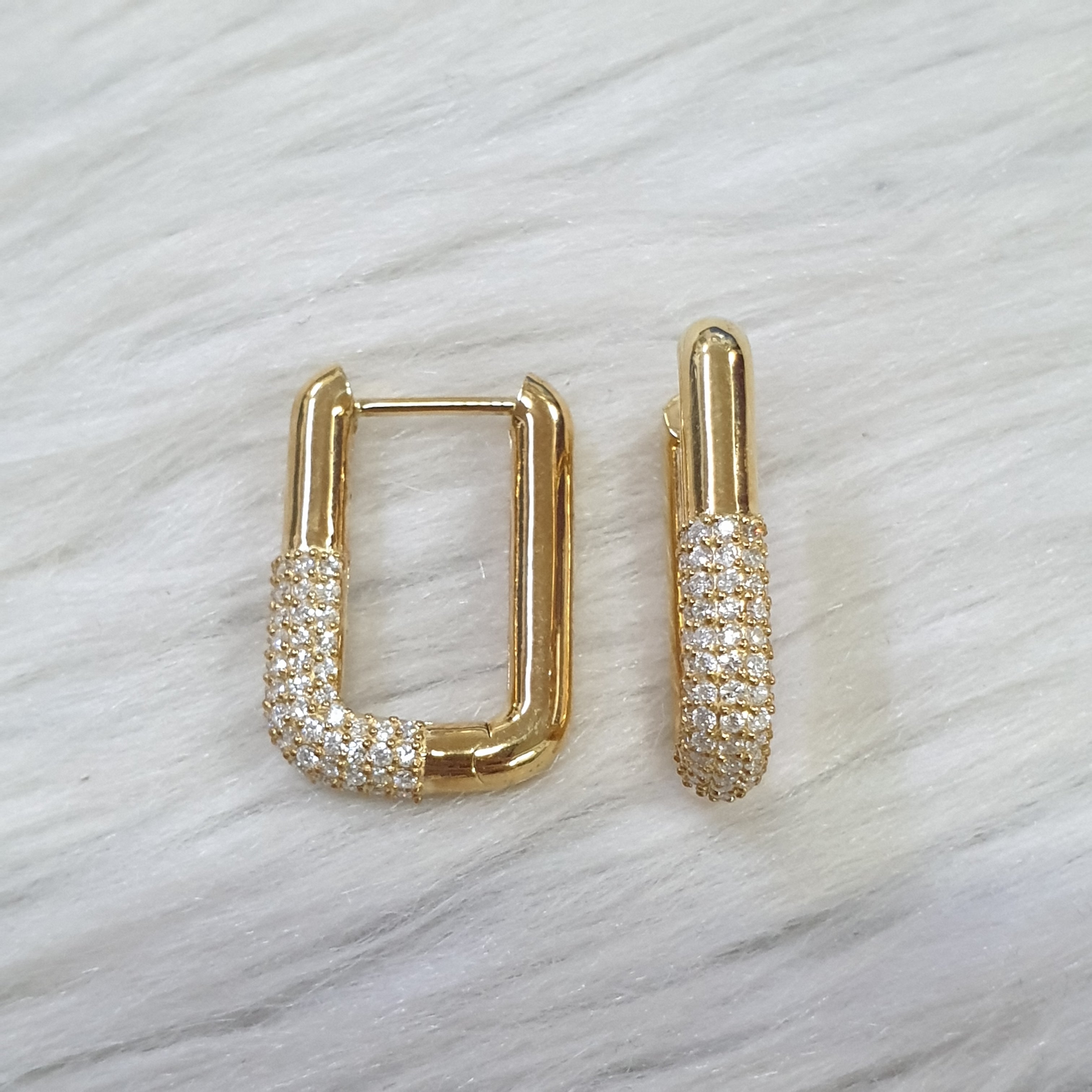 Pair Earring - 18K Yellow Gold