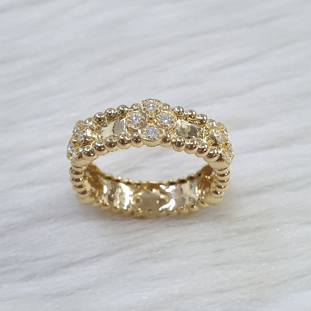 Diamond Clover Ring - 18K Yellow Gold