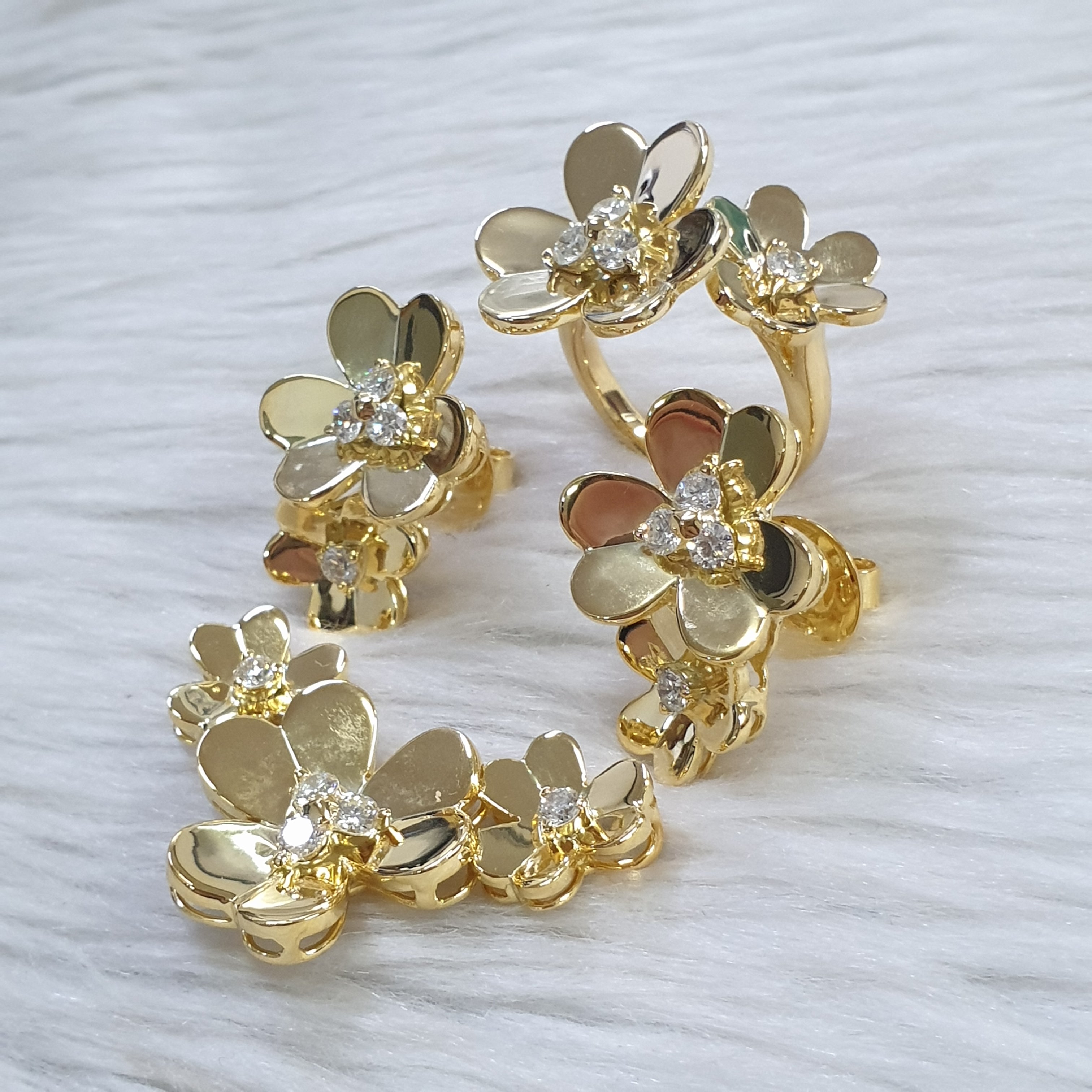 Flower Set with Pendant - 14K Yellow Gold