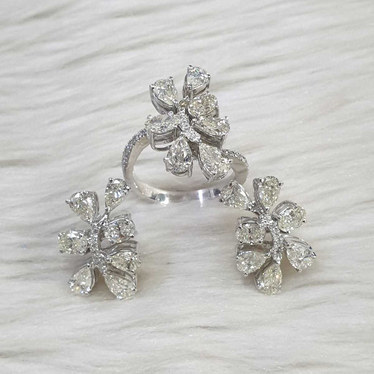 Fancy Cluster Terno - 14K White Gold