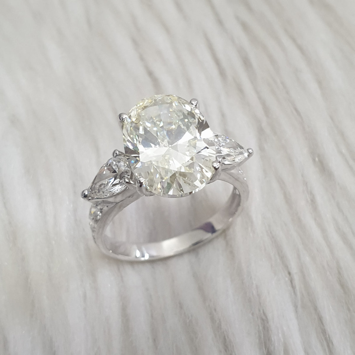 Detachable Oval Ring - 14K White Gold / Yellow Gold