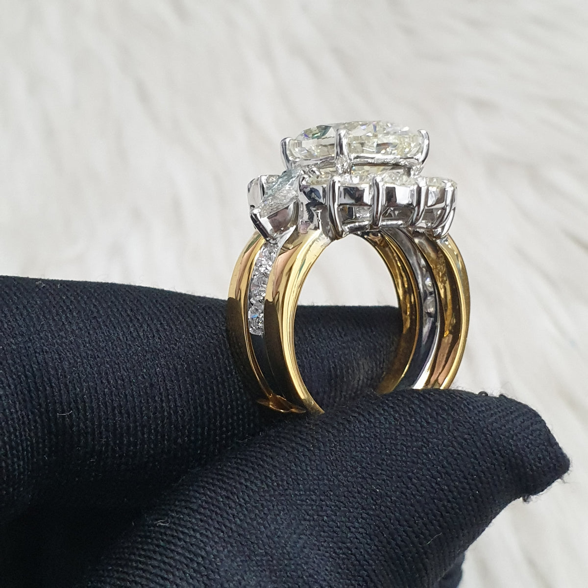 Detachable Oval Ring - 14K White Gold / Yellow Gold