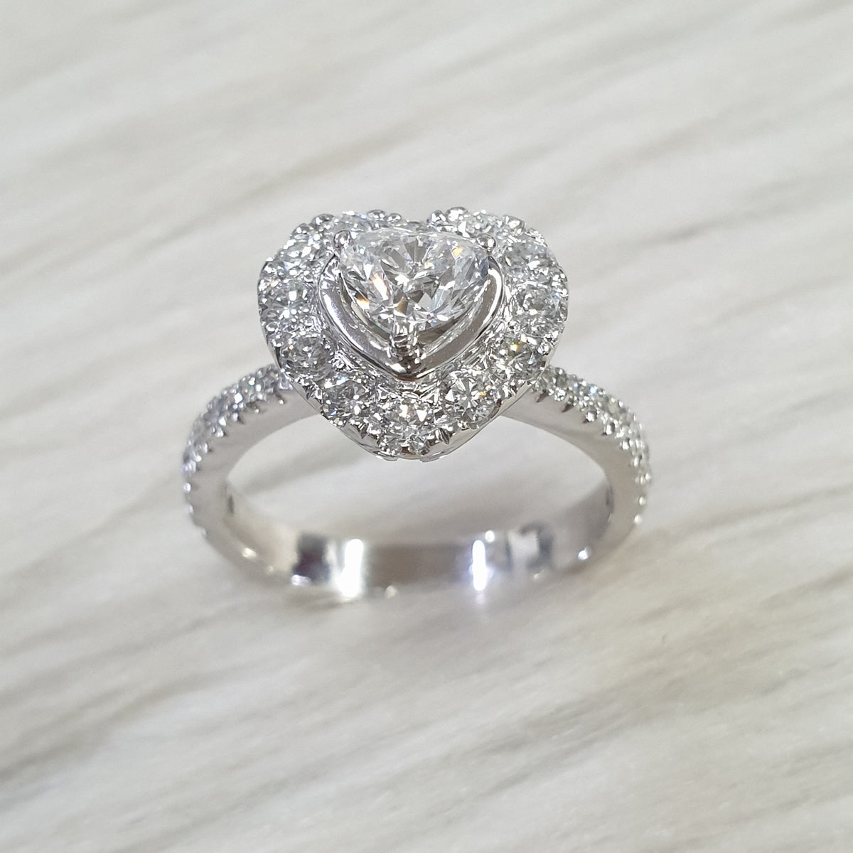 Ladies Ring Heart Shape - 14K White Gold