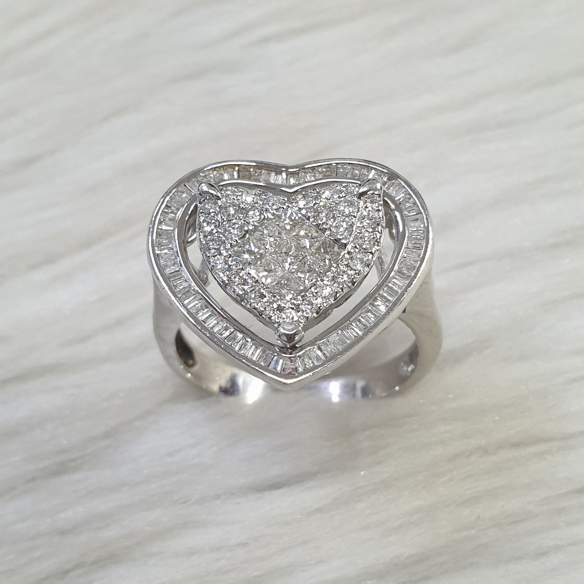 Ladies Ring Heart Illusion - 14K White Gold