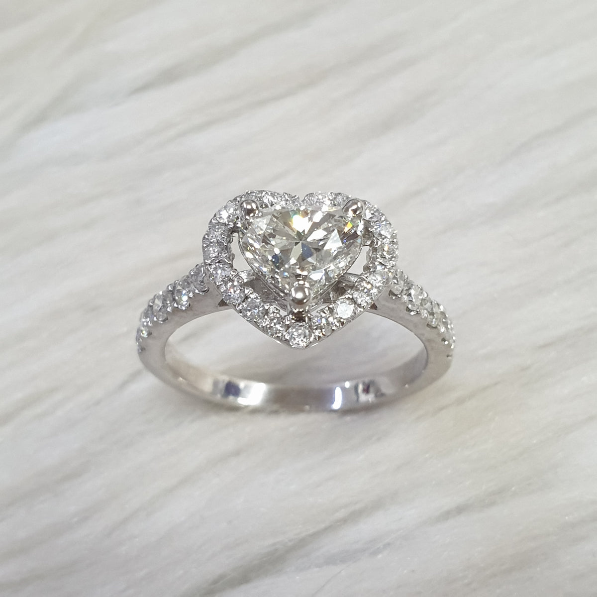 Ladies Ring Heart - 18K White Gold