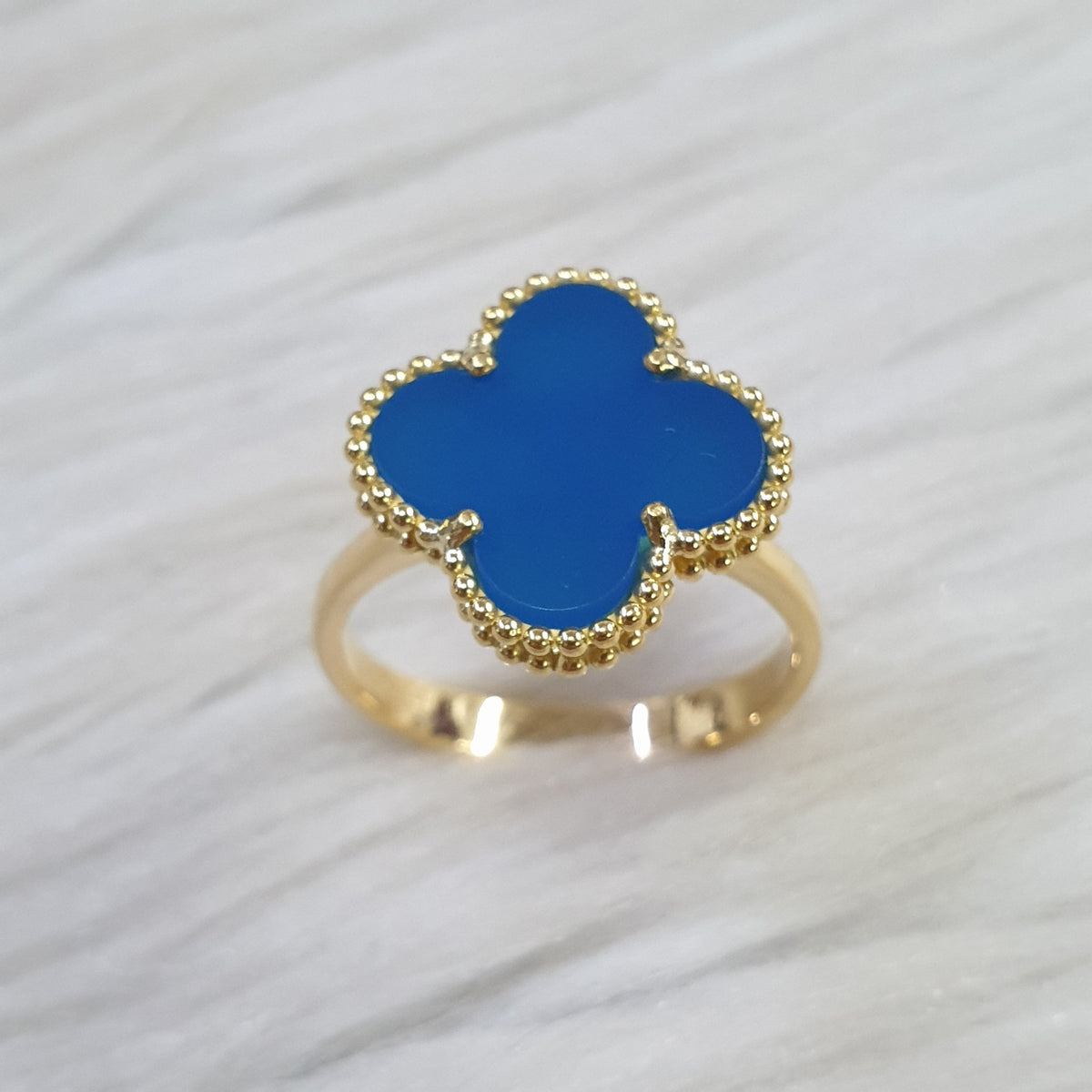 Blue Agate Clover Ring - 18K Yellow Gold