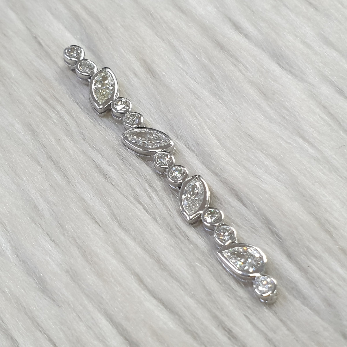 Dangling Pendant - 14K White Gold