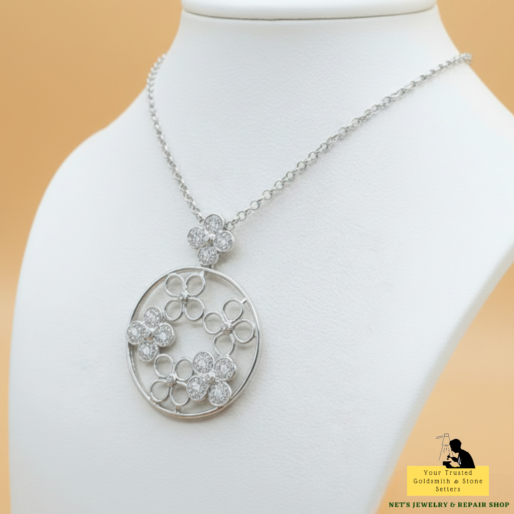 Round Diamond Pendant – 14K White Gold