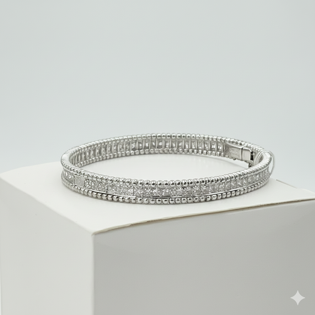Bangle – 18K White Gold with Diamonds