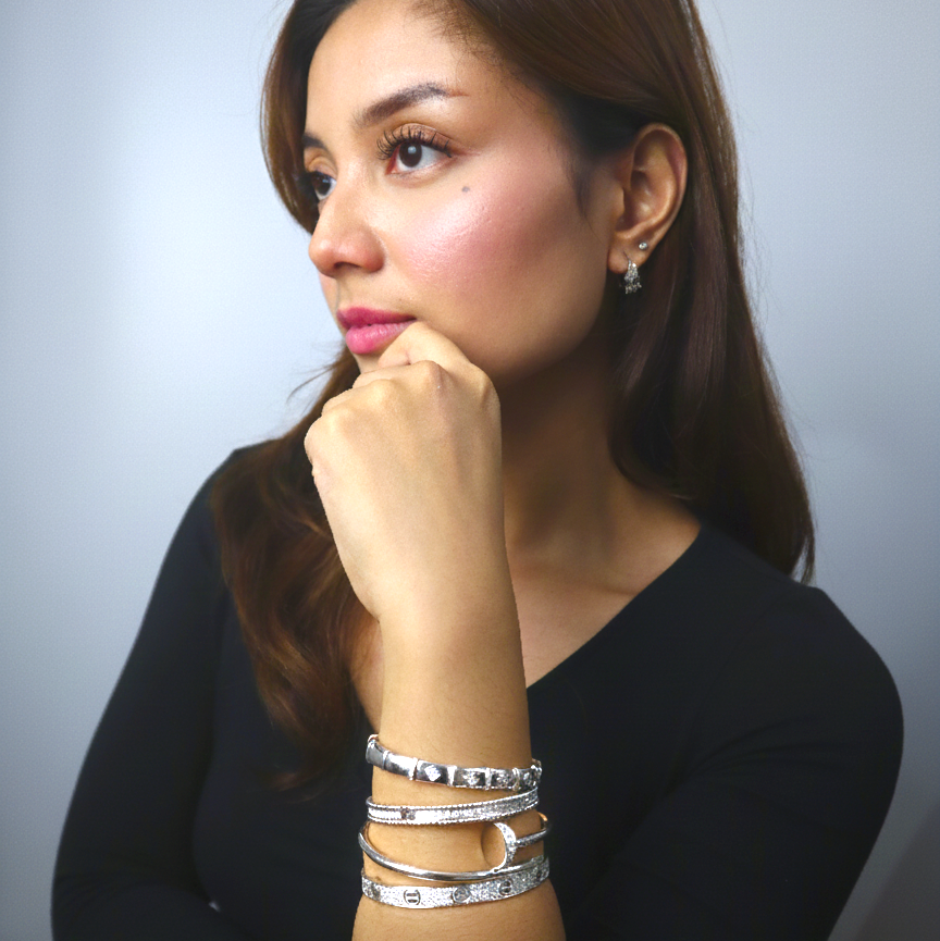 Nail Bangle – 18K White Gold with Diamonds
