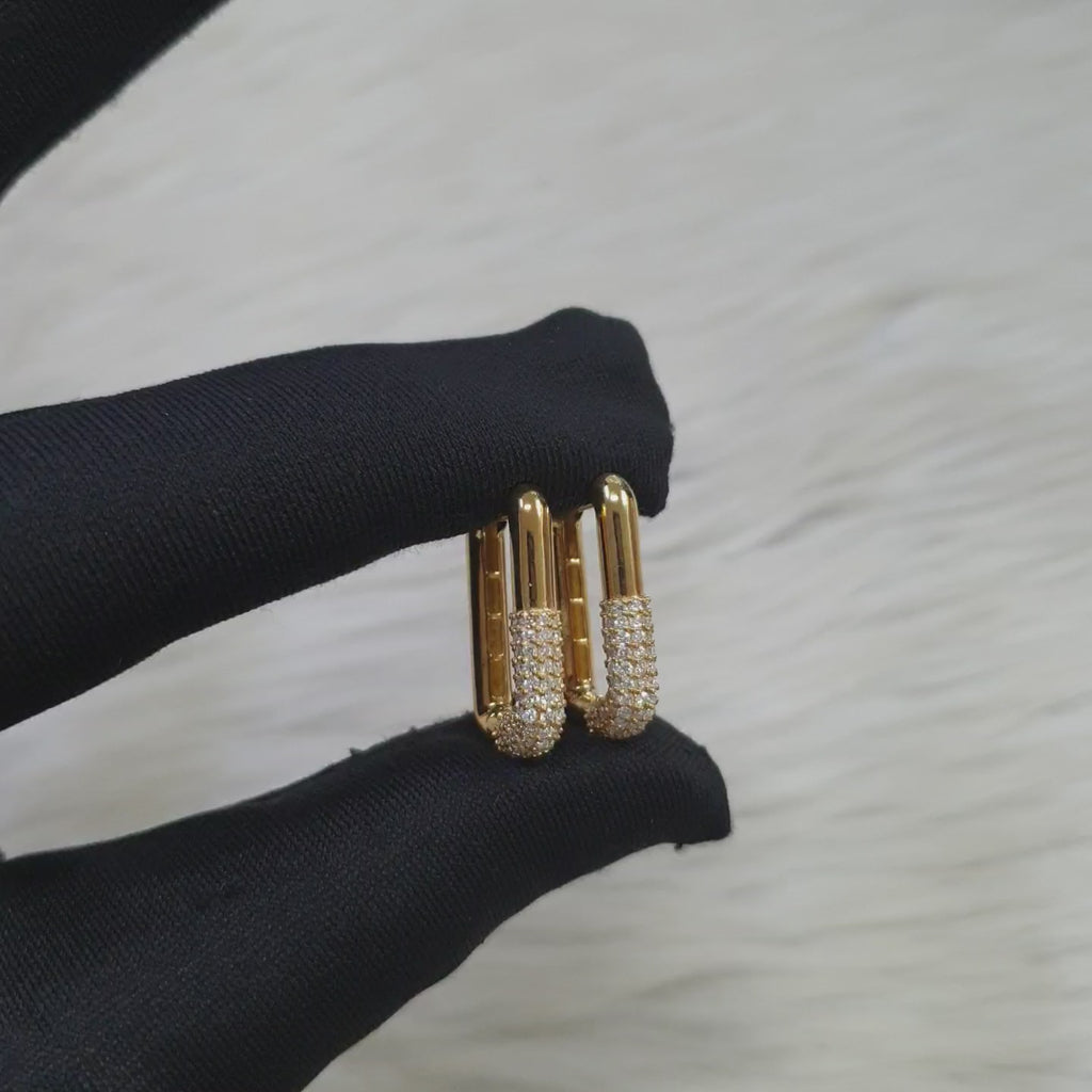 Pair Earring - 18K Yellow Gold