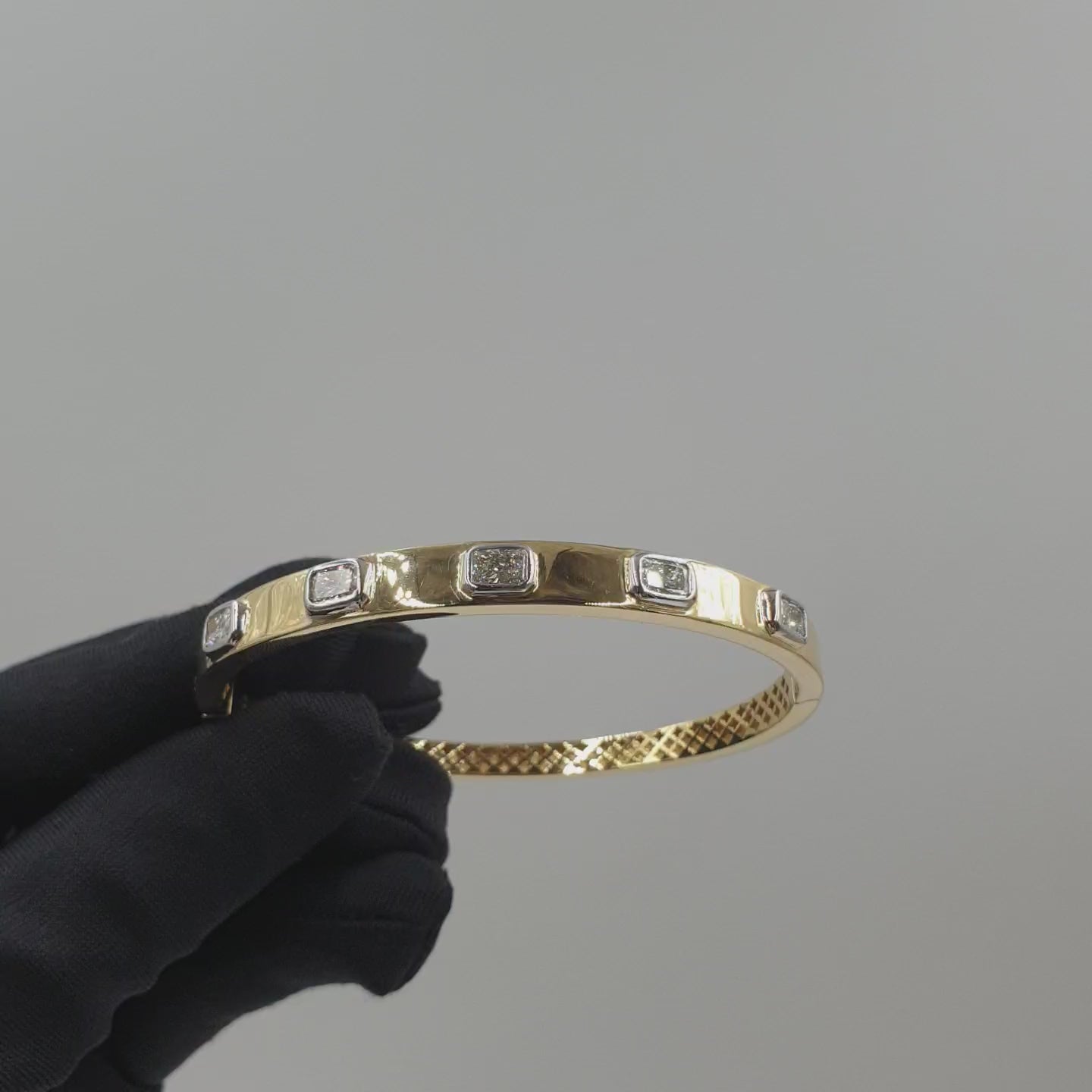 Emerald Bangle - 18K Yellow Gold